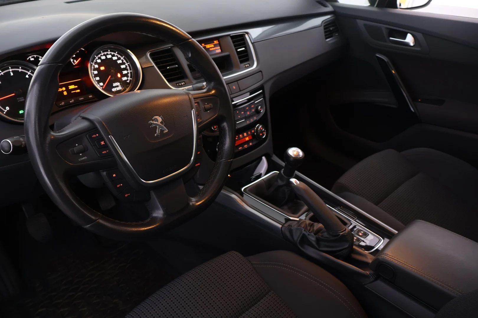 Car Image - 5KiazD3srL9xZent1RmI5V