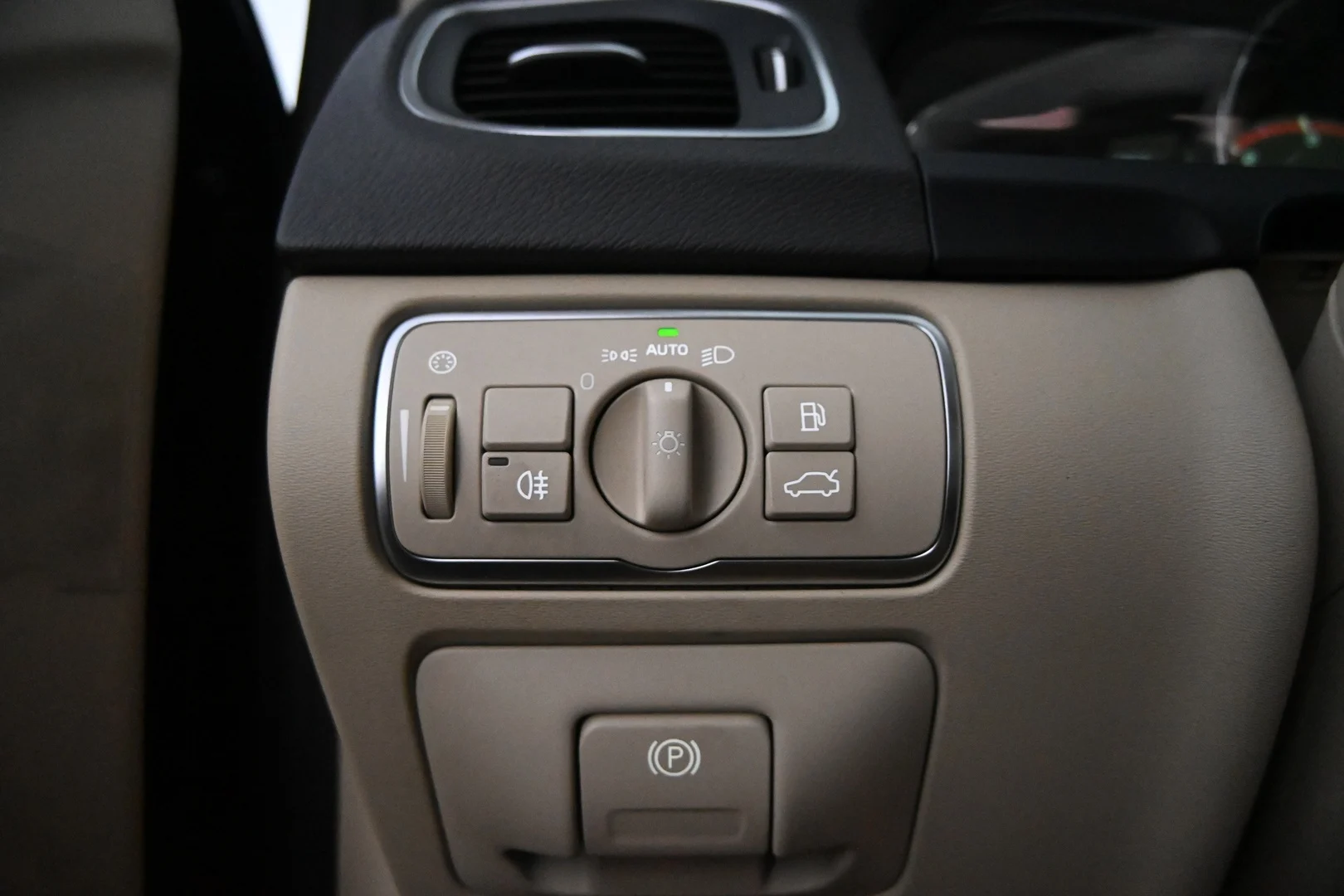 Car Image - 7wqgfSHWiUUaR7gpEcrEqX