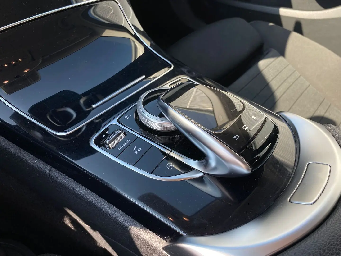 Car Image - 1gVwXyj1TSRCrhZXQHzABH
