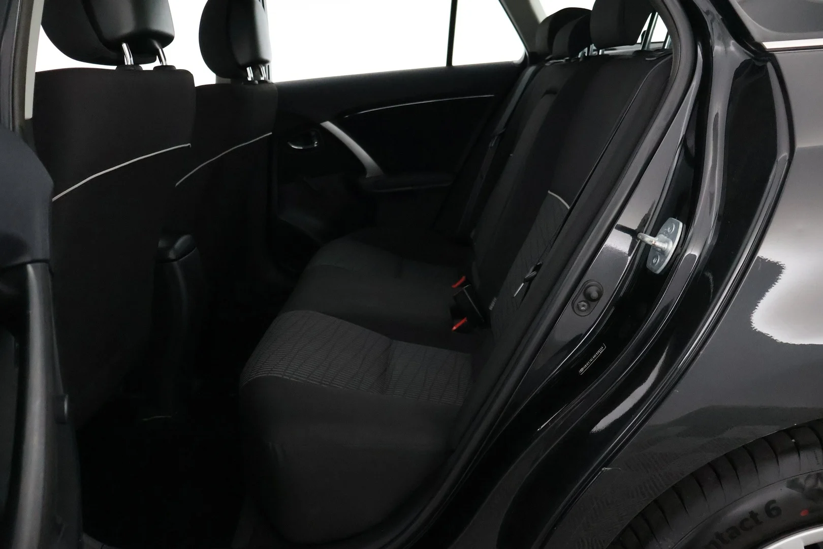 Car Image - Kn3QfMfeQZYuOOrU9DrVO
