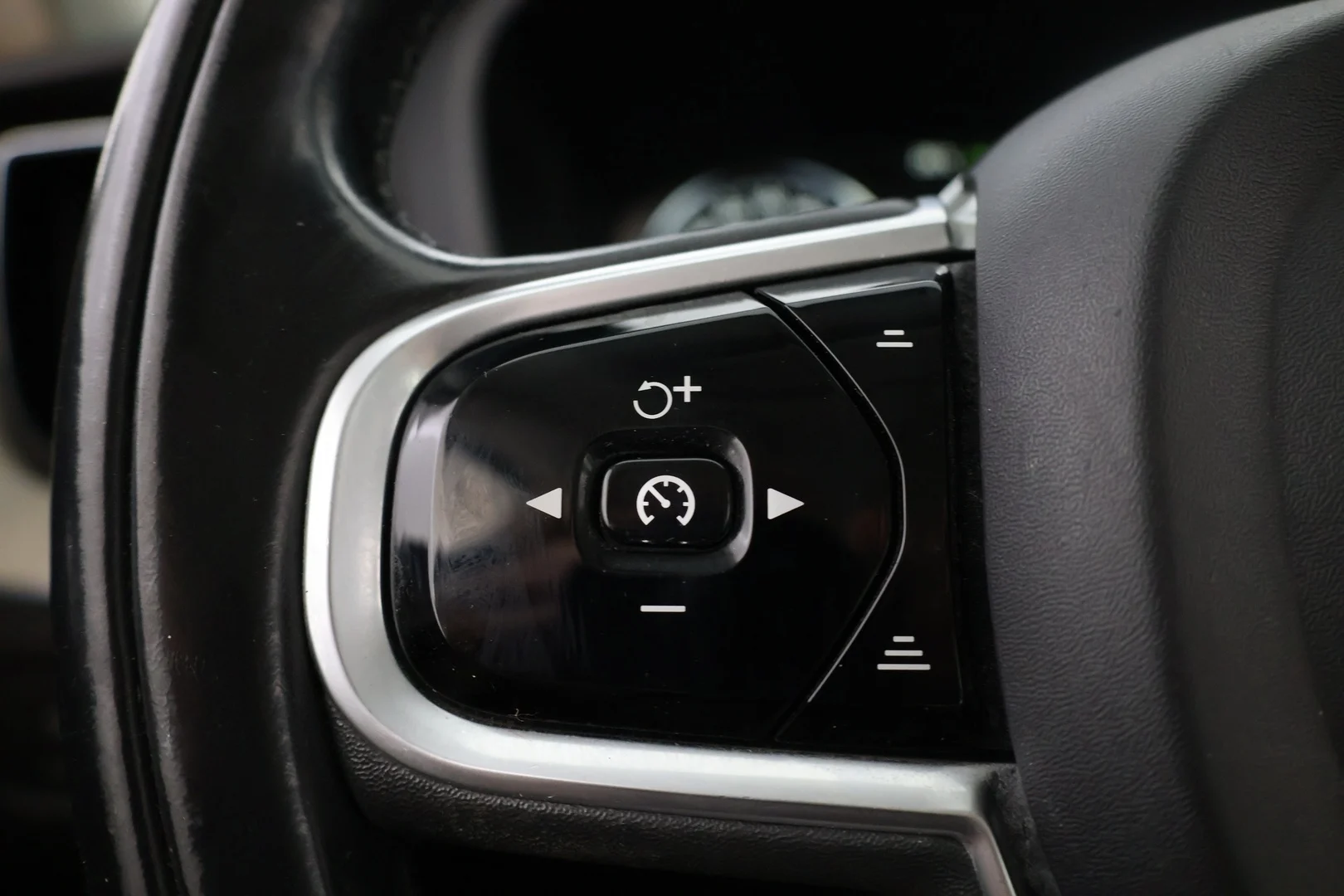 Car Image - 2DXLL4VU3vSLRl2p6fmfgu