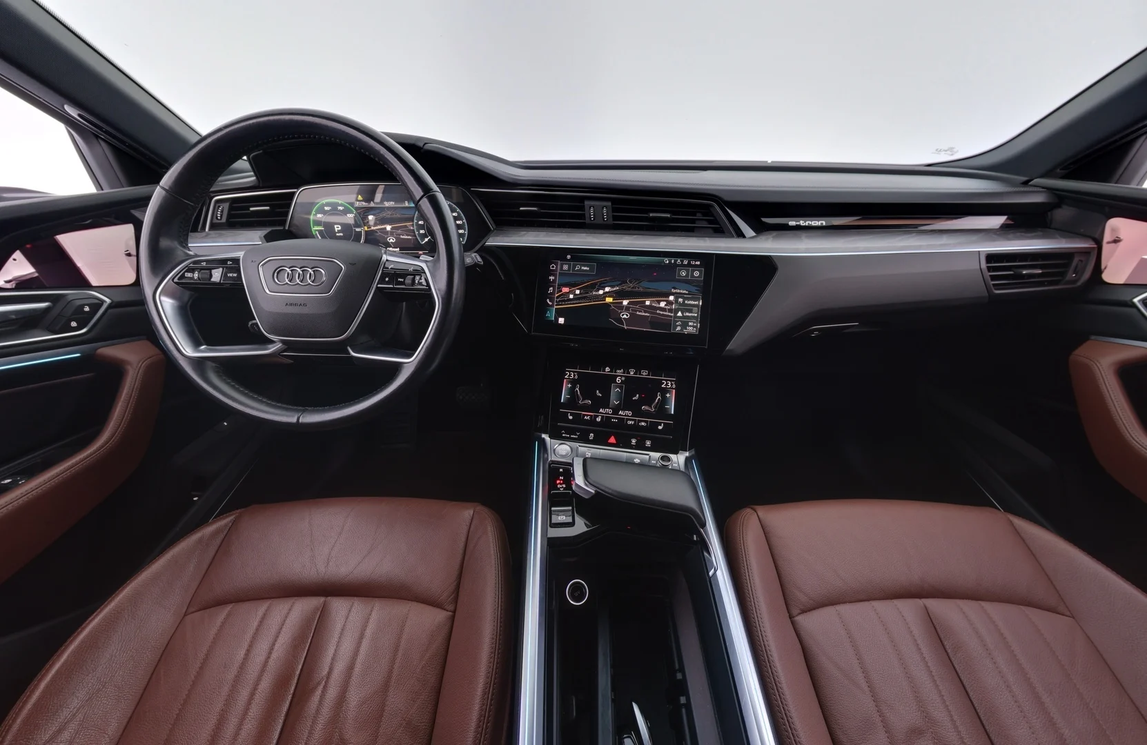 Car Image - 79pnkgPbSCuFjb7g3yoYBN