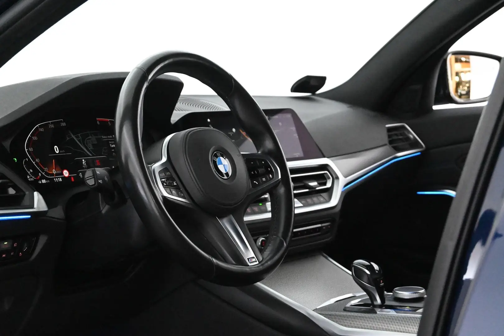 Car Image - 7b3zn3E0RXItEONkwFPrjv