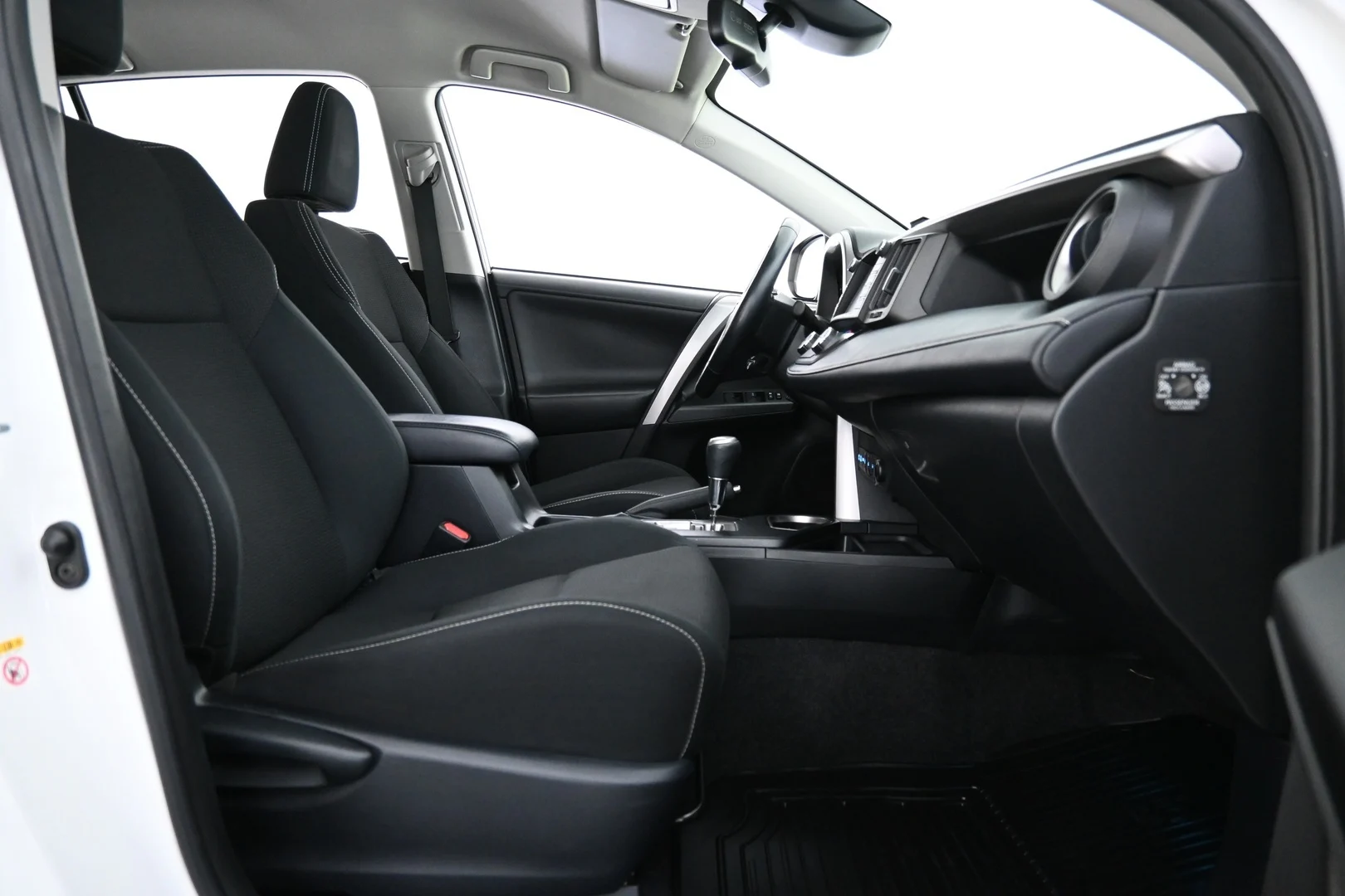 Car Image - nLGGFKH96fWhpaQOt0VPq