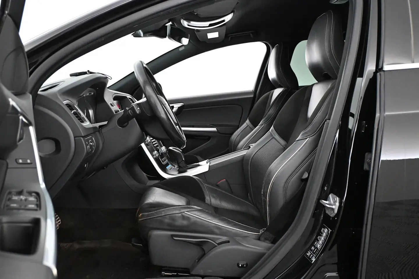 Car Image - 2a6RrzRoW0Datr04OZx5hr