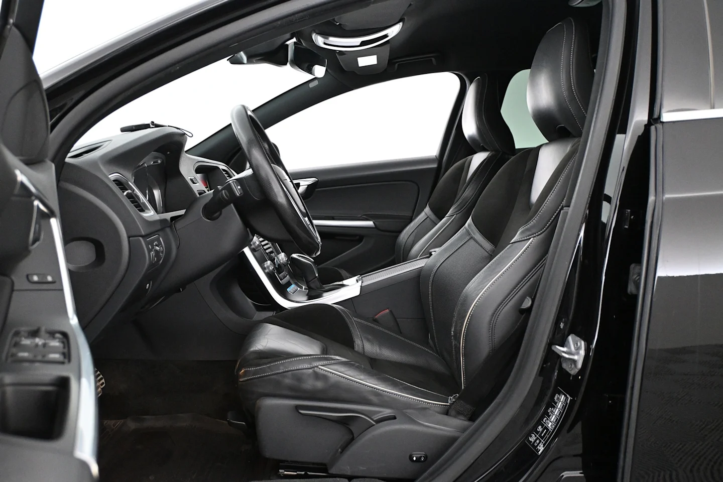 Car Image - 2a6RrzRoW0Datr04OZx5hr