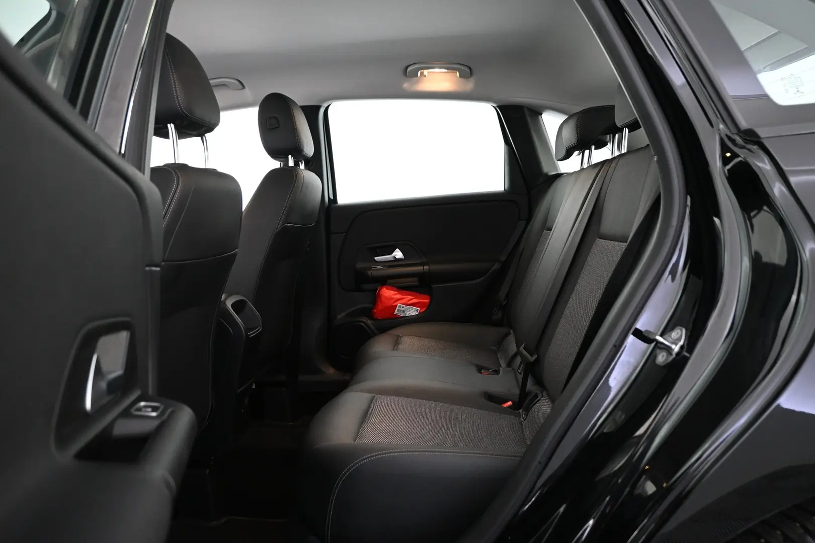 Car Image - KdnRJ8d7UCdiFDKsZ87TQ