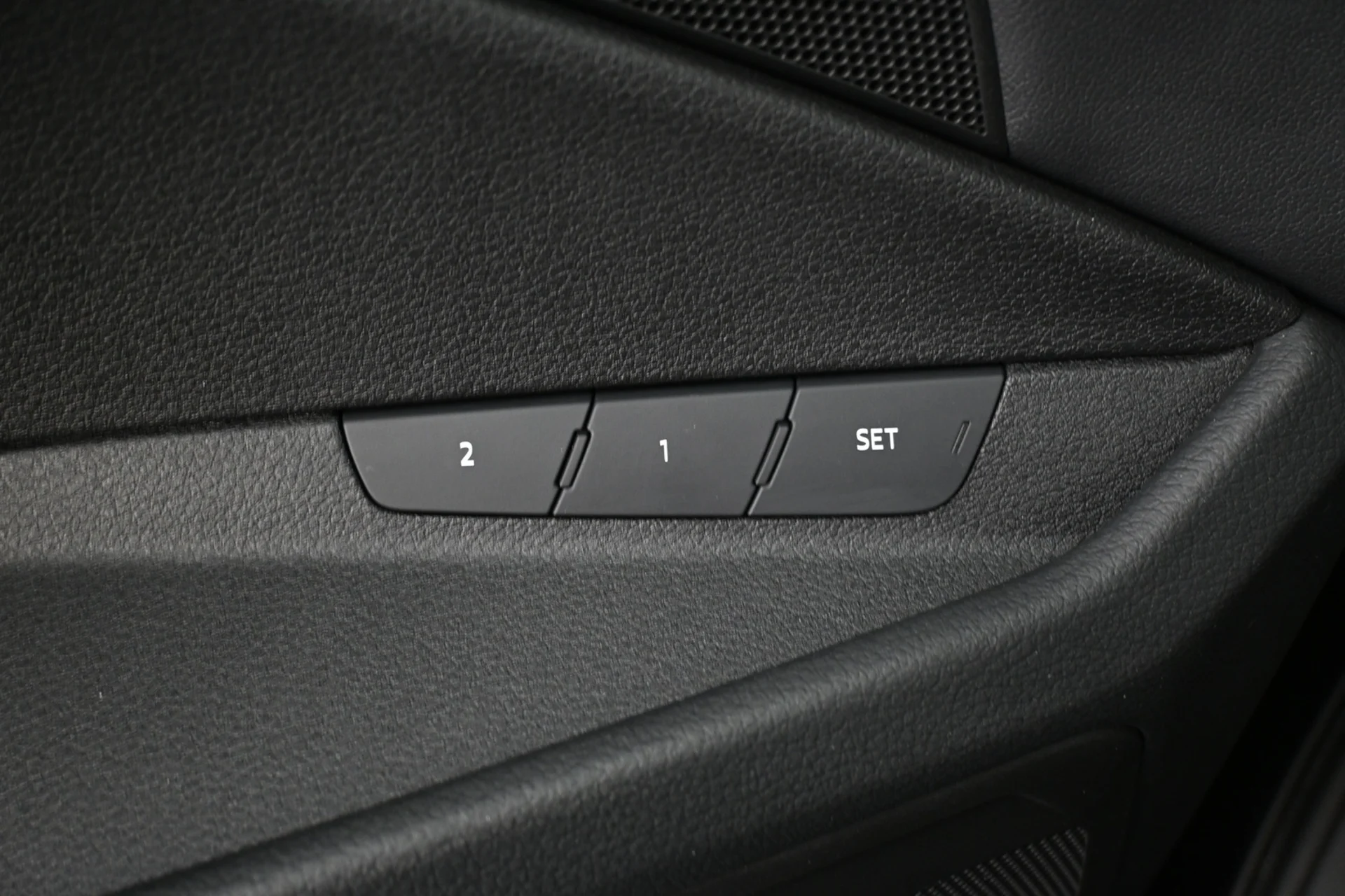 Car Image - 4aiLQrlfhmp1u55onXoaTu