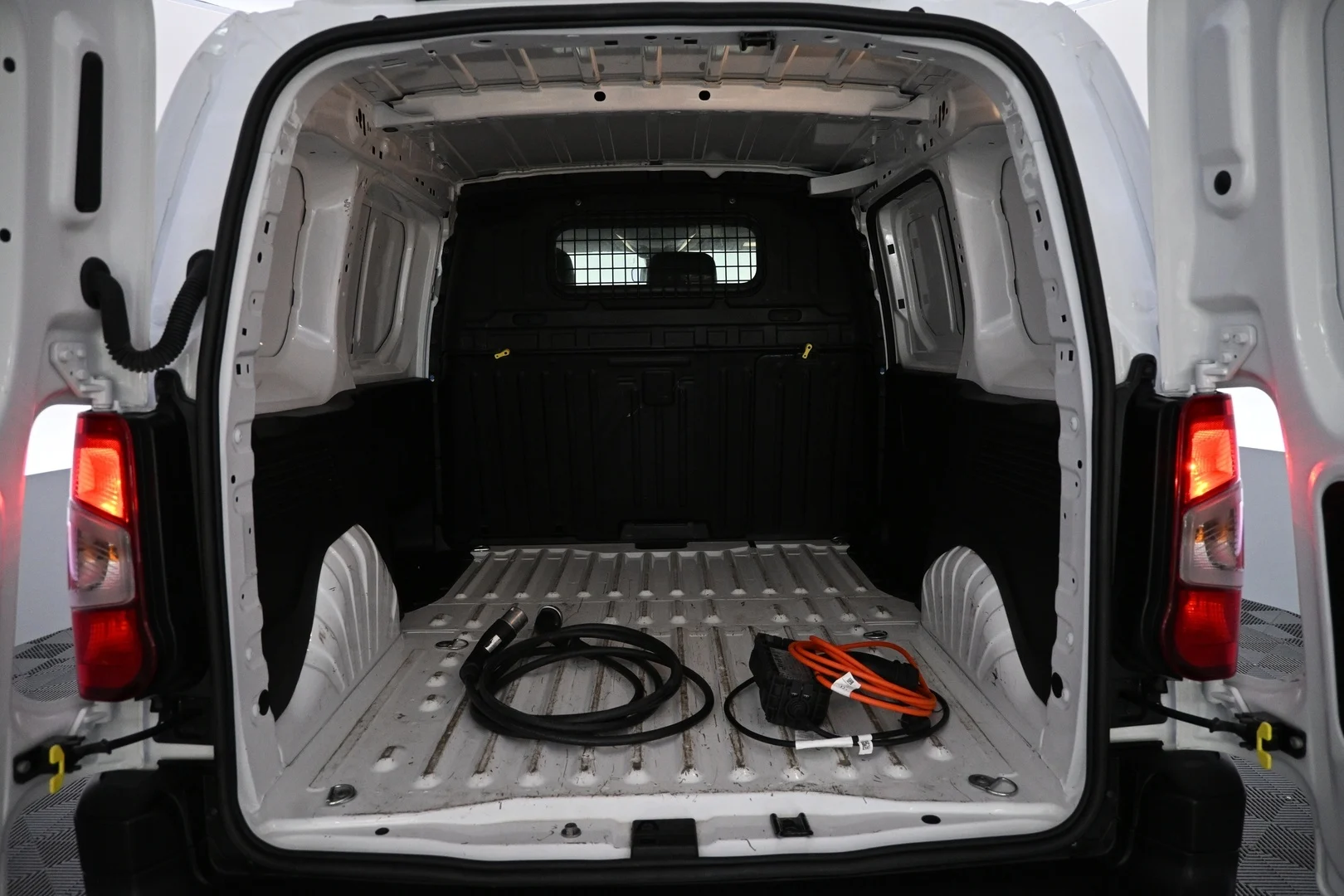 Car Image - wl6fI6B2vvo1b4GtOoTxW