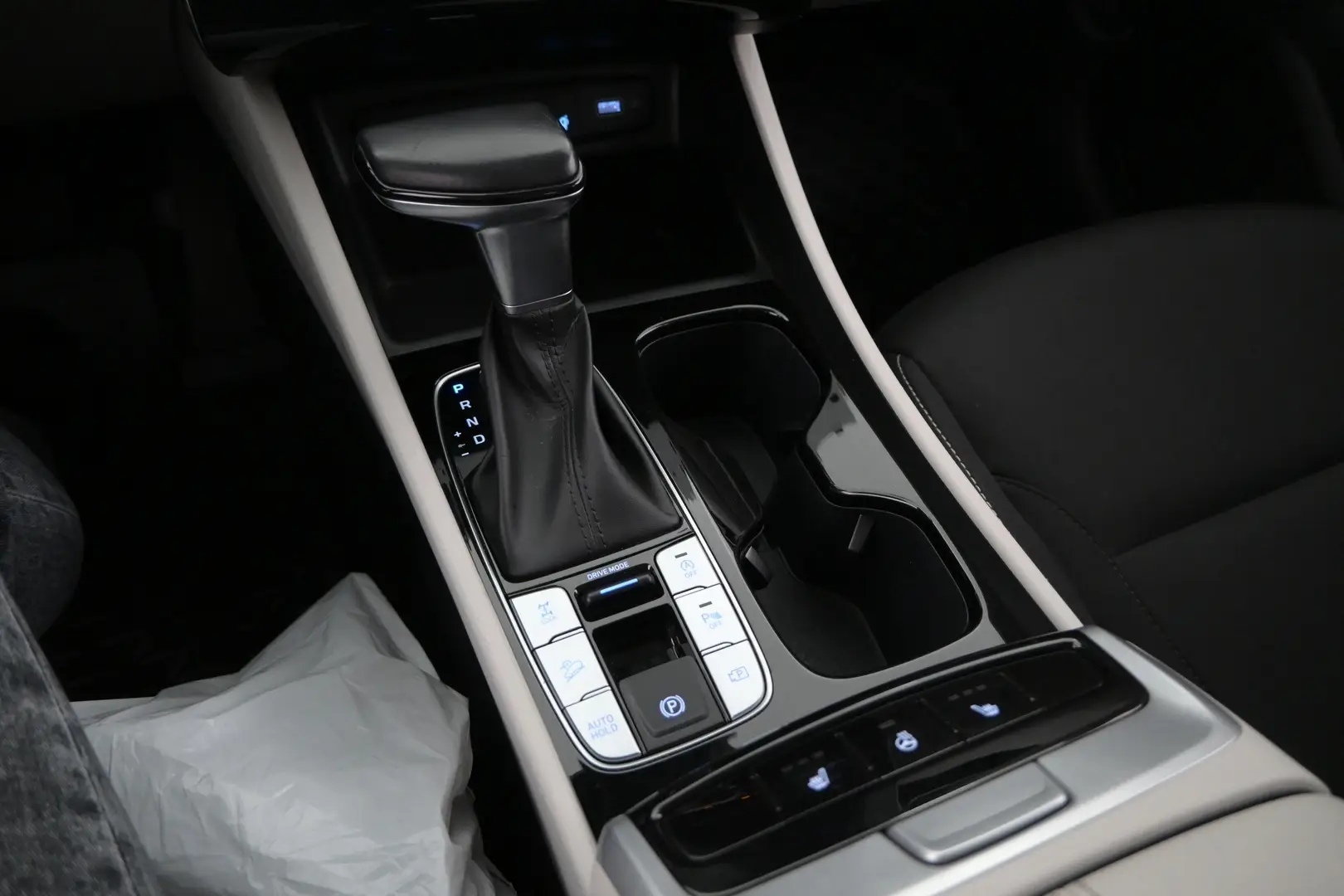 Car Image - 5dRqscMaiMNKVt7XYehngL