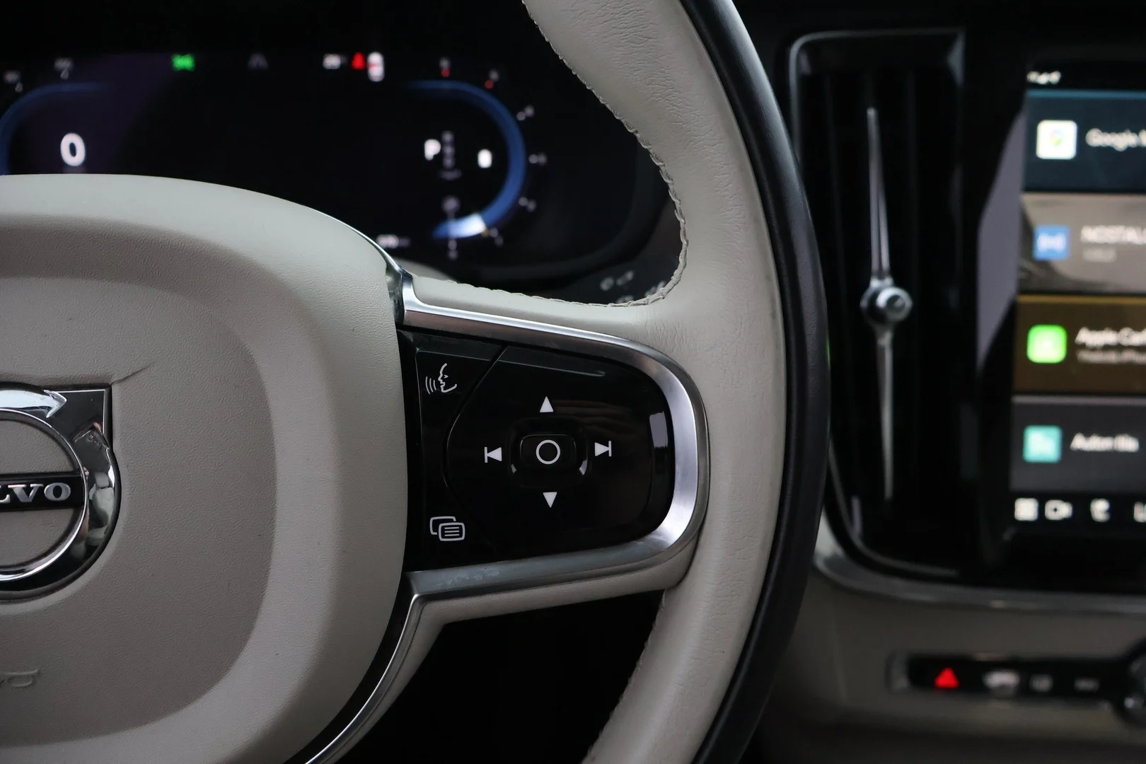 Car Image - rsrT9txfg9CElAnVdHzcE