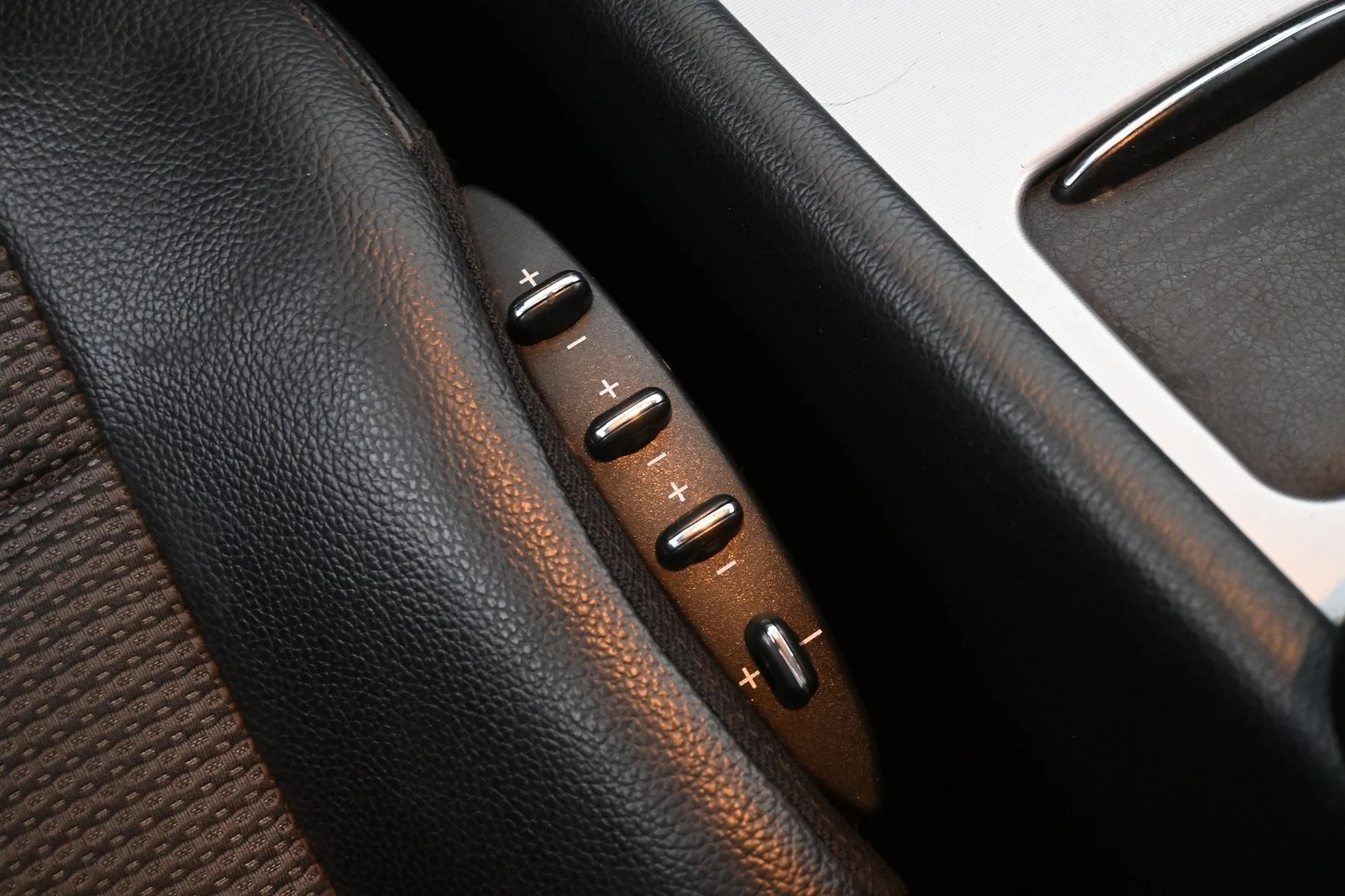 Car Image - 6t9wU8VhHvX8XAzQ8oSyHj
