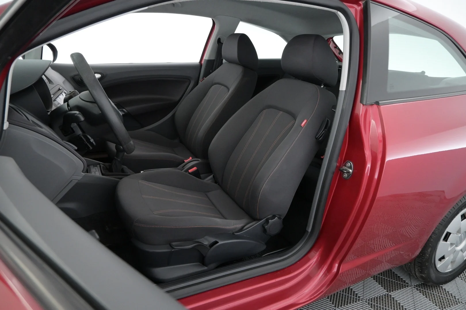 Car Image - 21EBknzjg5CsjNEyn8F7nw