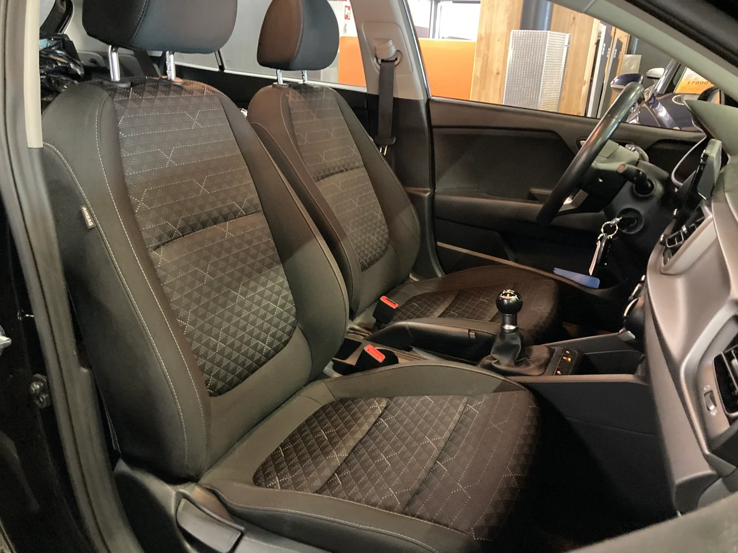 Car Image - 49x0Qn2FvZMzfIWeFQ2OZ4