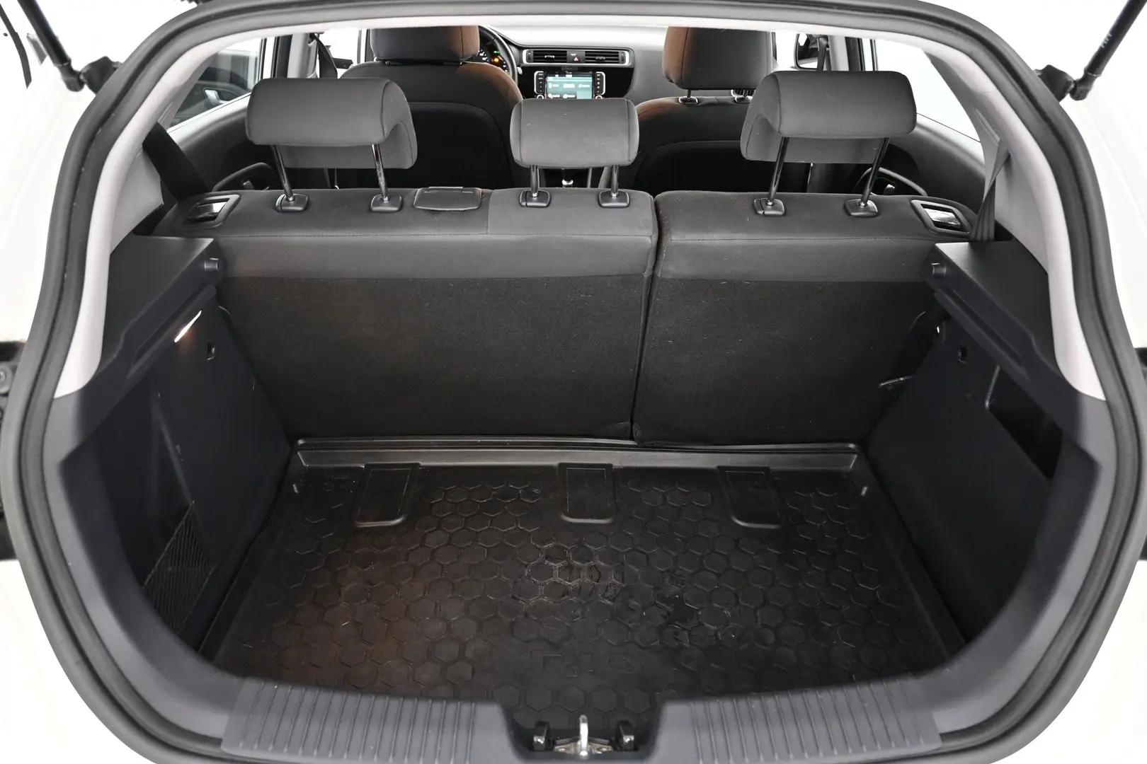 Car Image - 3Ws4biXW4TxVkA1rdyf7dW