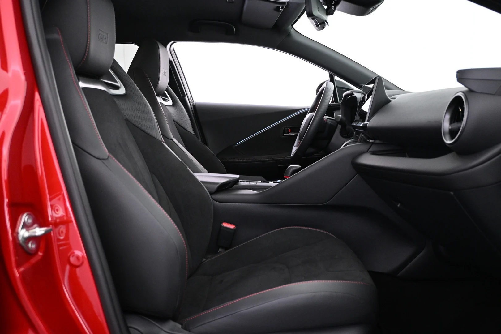 Car Image - lpjBrxA40niqlrvdb02Cp