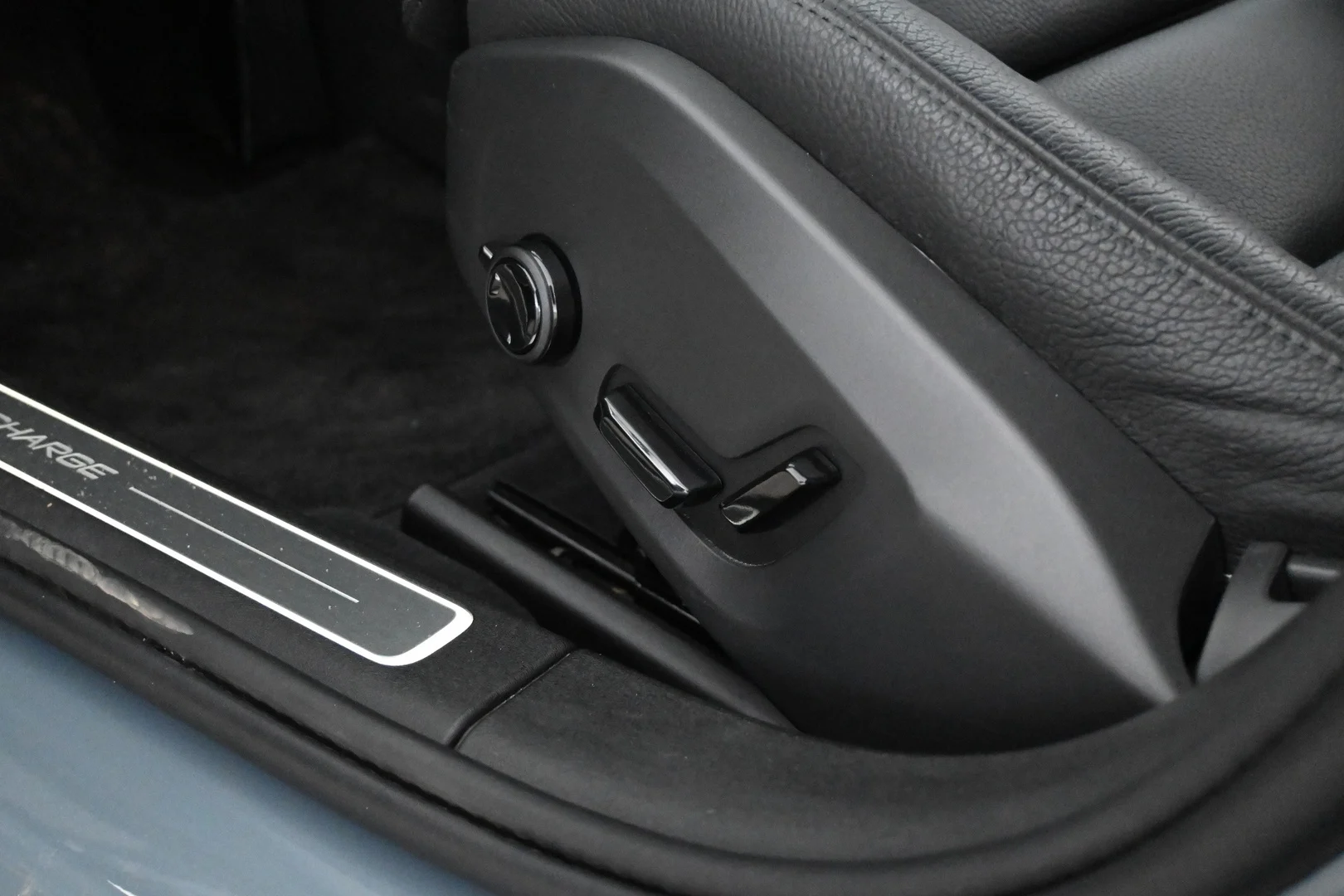 Car Image - 4uLOA6FoYHQVkZE66xZJoT