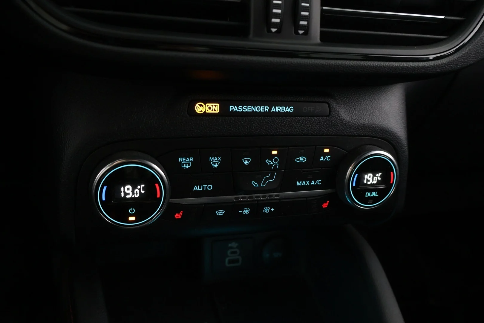 Car Image - 52Cq5lkiOmDzfv5BB4P3E6