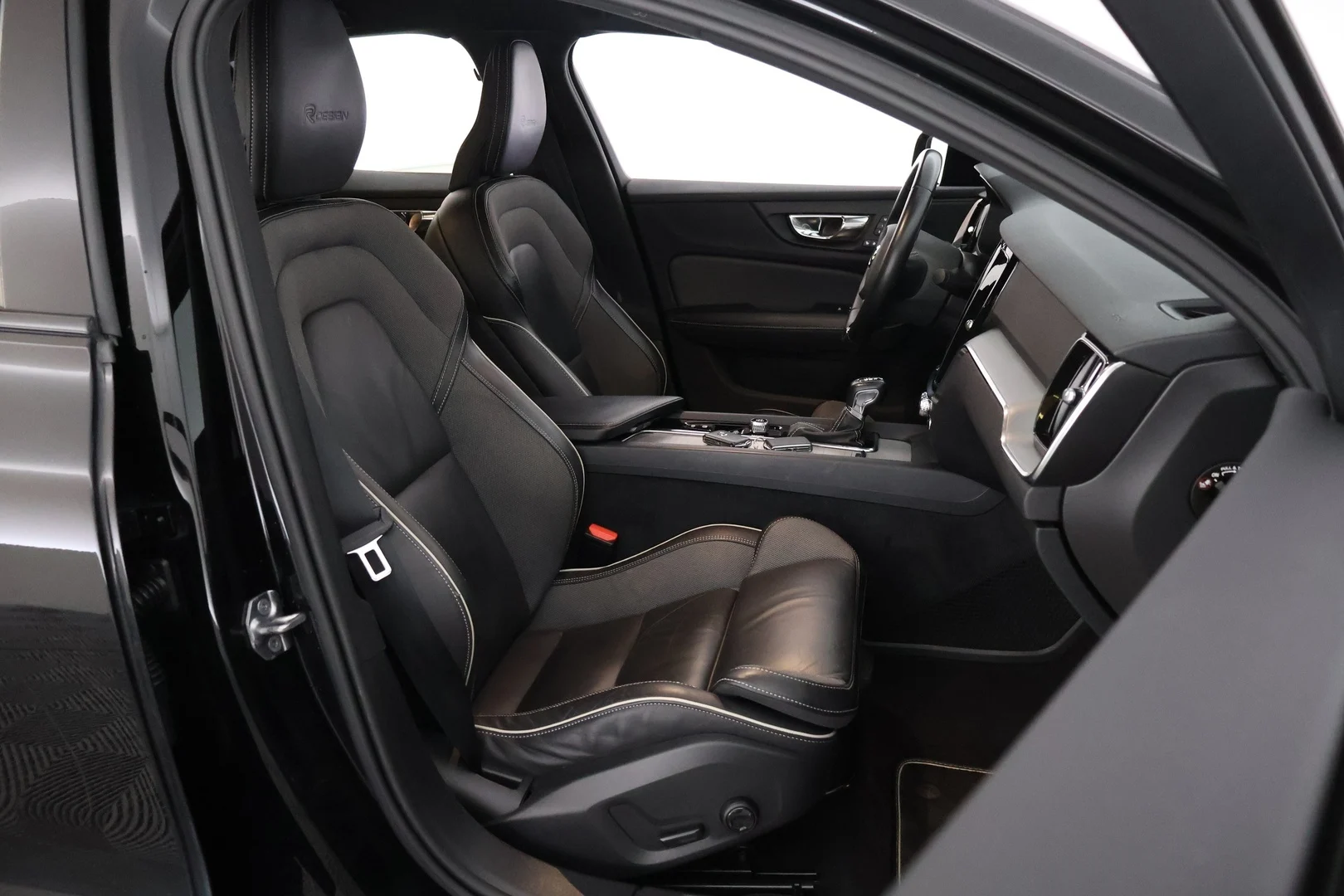 Car Image - 6Hc65gQVZfgTQaDwaeagYx