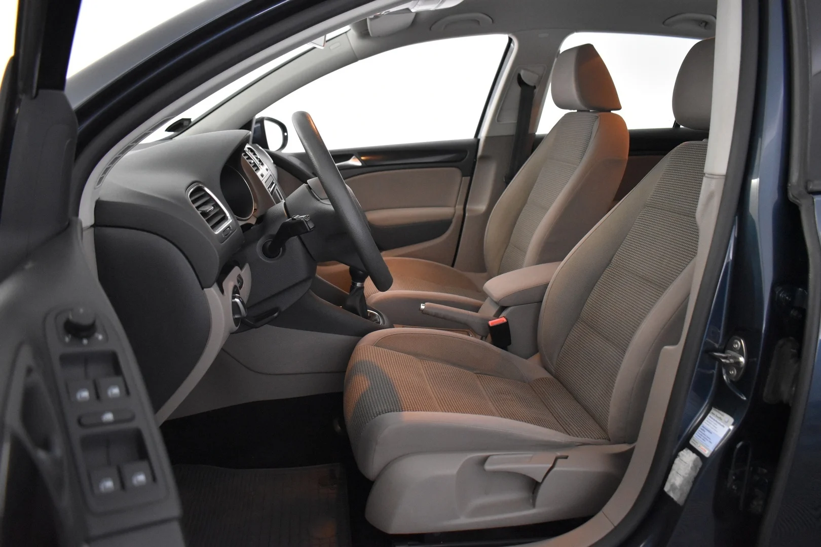 Car Image - 63ycctViJQs2BzS89CeNUQ