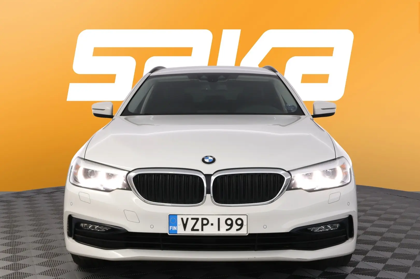 Car Image - 9RPNEC32VBFpnnaS7VdfA