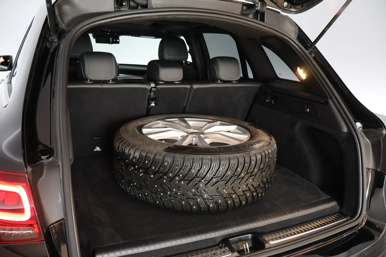 Car Image - 1hEBRstgkKmMHtZzGB8ms9
