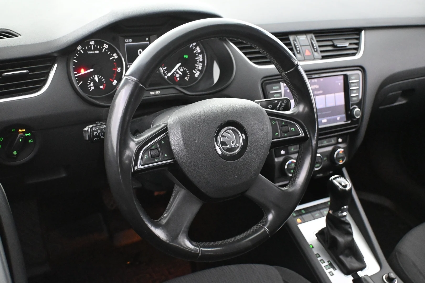 Car Image - IBtbppmvvOZ3AwqqiRgvg
