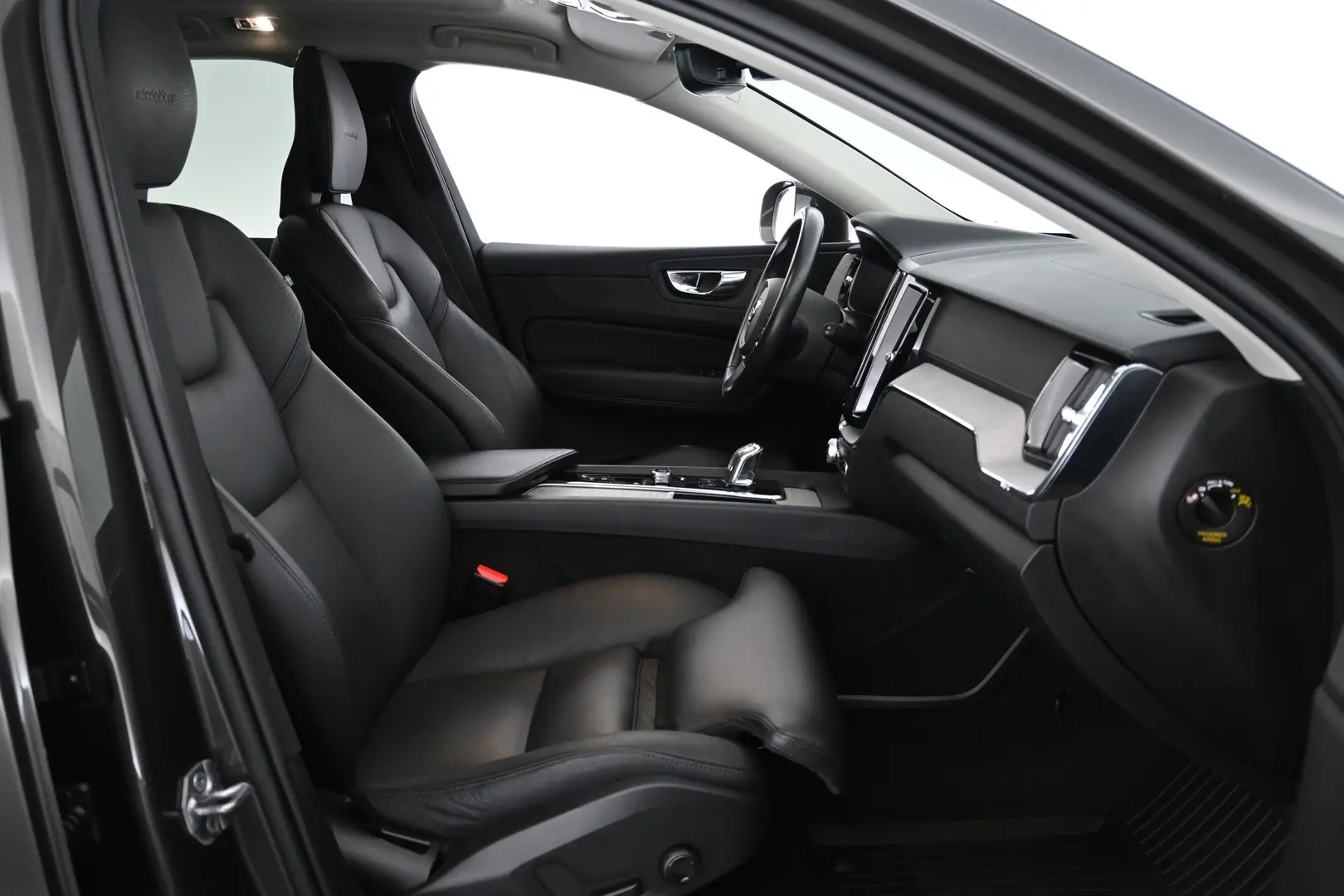 Car Image - 58VjdlnCMBxPGykfQ8peZU