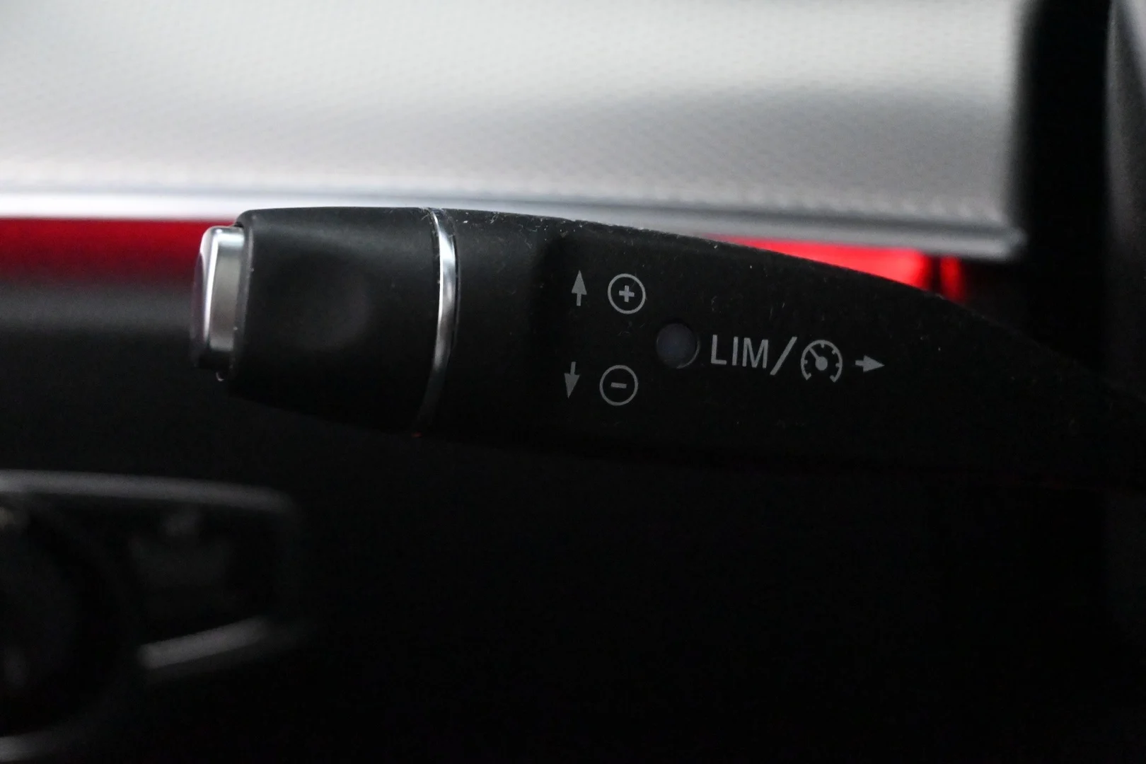 Car Image - 2mCHx8JB0p5kWb4yrWF5Cc
