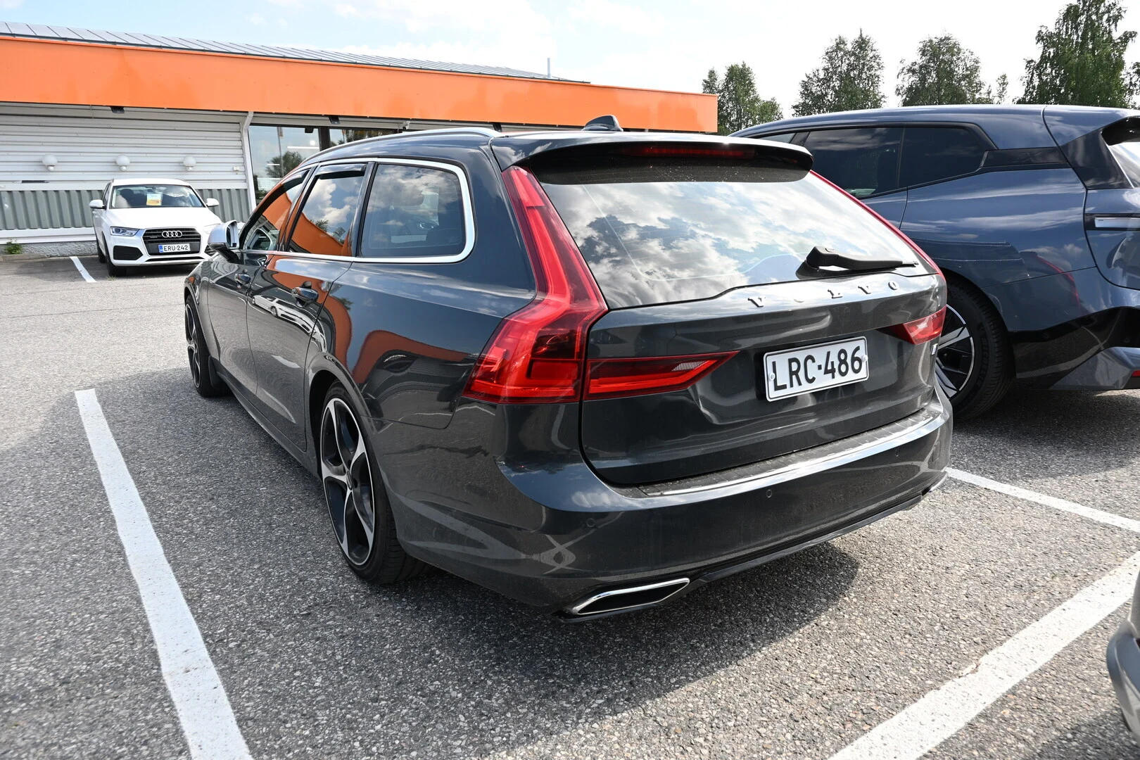 Car Image - 1BQPKpYGbi44NR8VDtAPGv