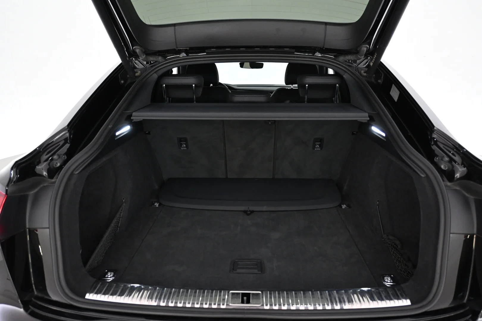 Car Image - 4X8xLnQ8QUtD80XSZg9J3k