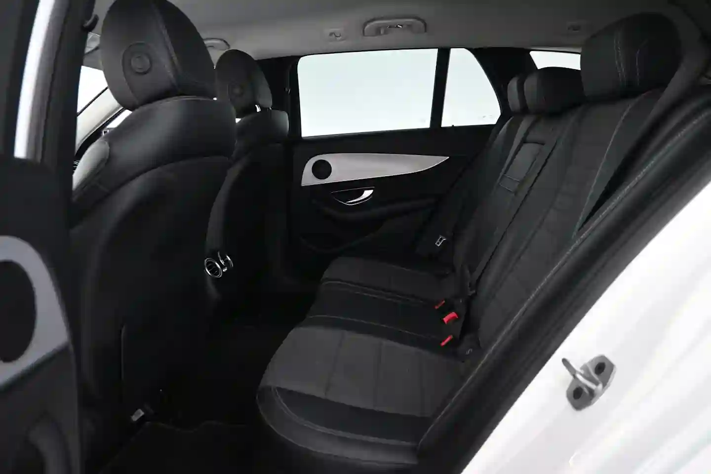 Car Image - 5kq6VLMW6qDa81fOZvqhb2