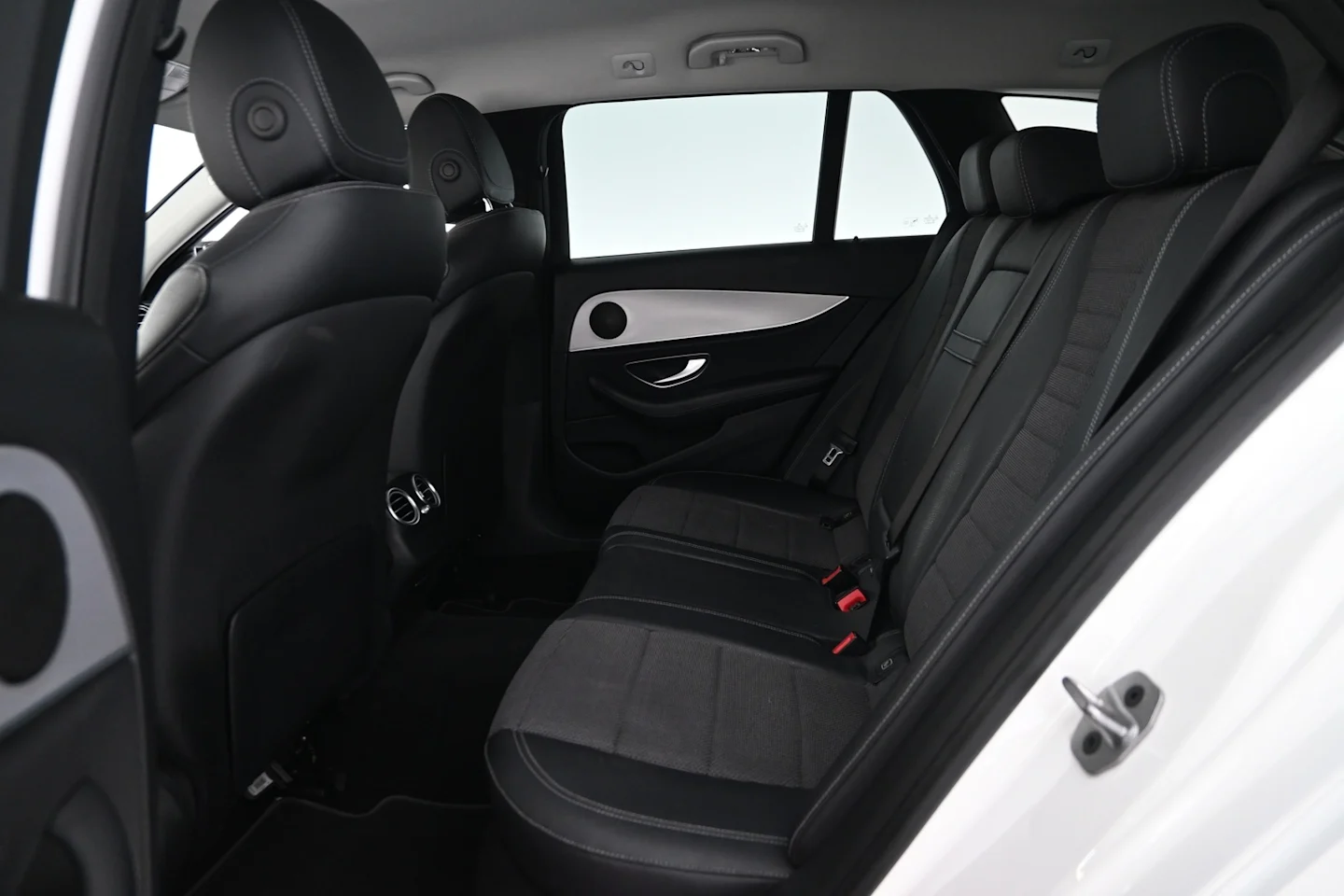 Car Image - 5kq6VLMW6qDa81fOZvqhb2