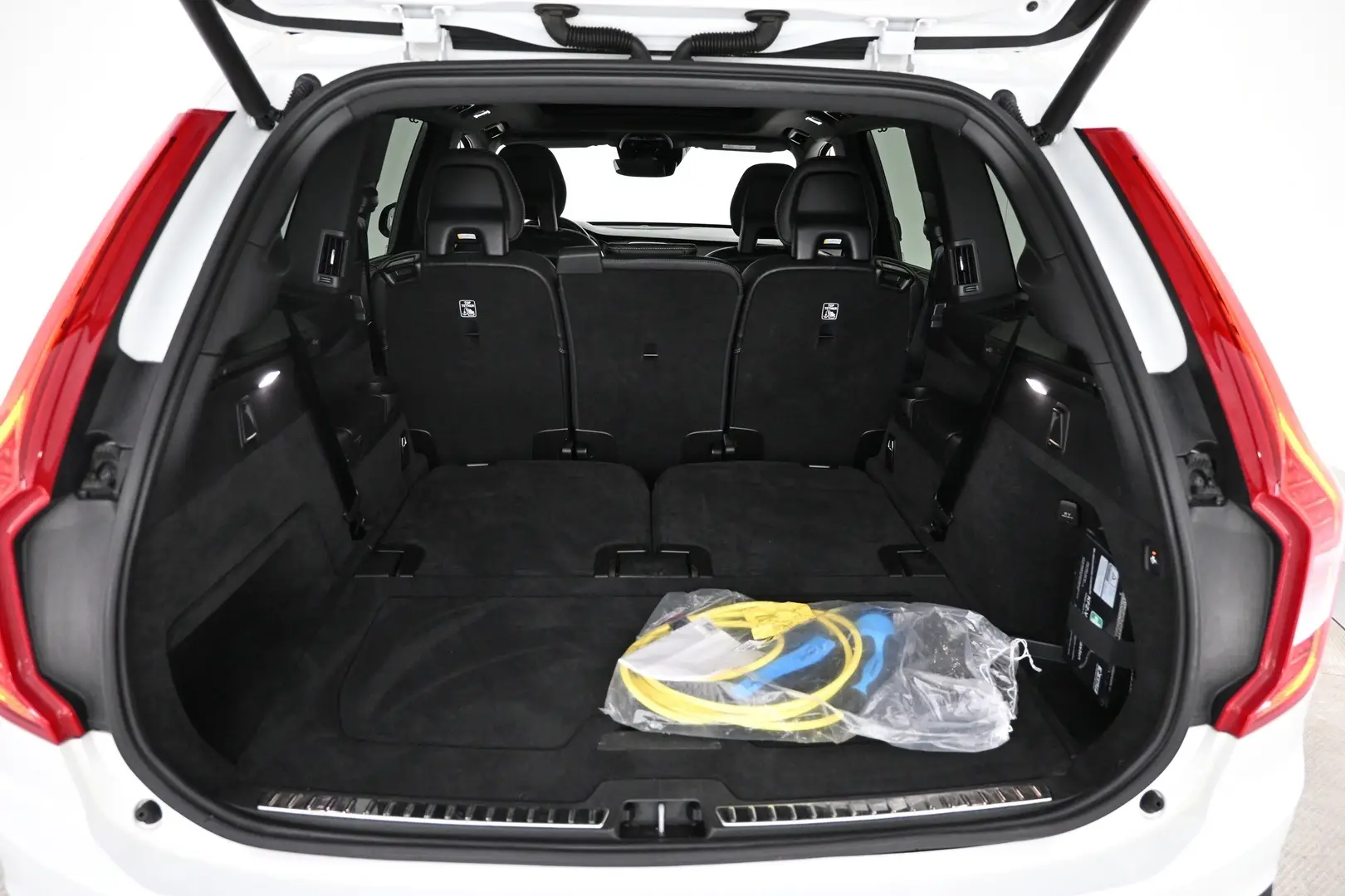 Car Image - 3vTpLUO9CXhuJhwWhlcQRe