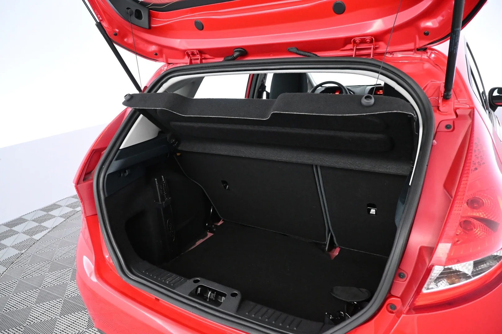 Car Image - 7hQnGIFzXiOMEV0xhXNLe8