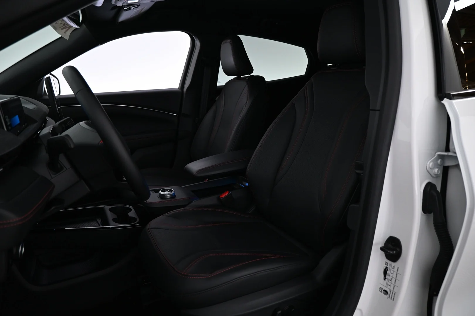 Car Image - 4M9xadPnfAUo7ejyAD1gT3