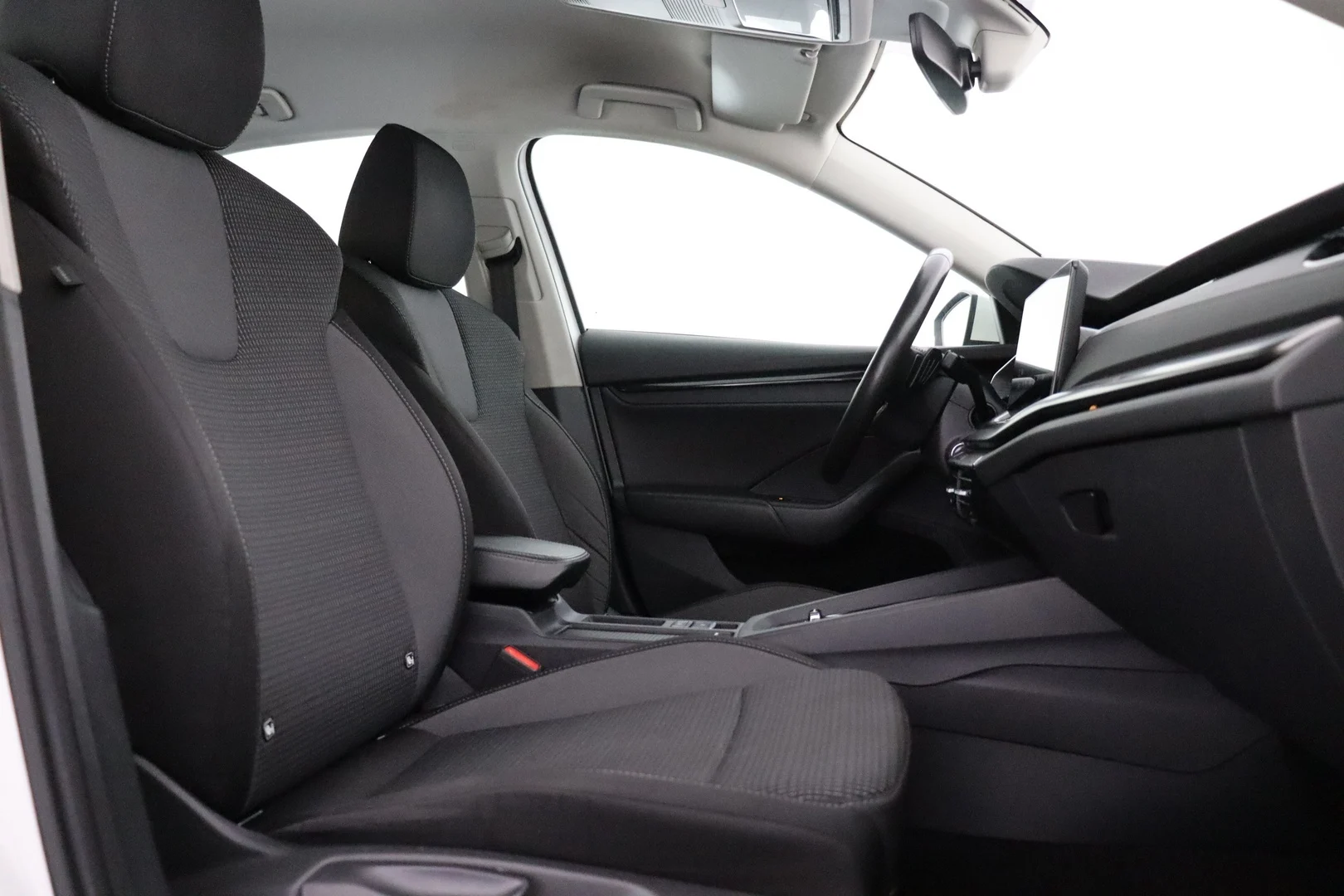 Car Image - T9iZQutWUFS6IeeWvDhQU