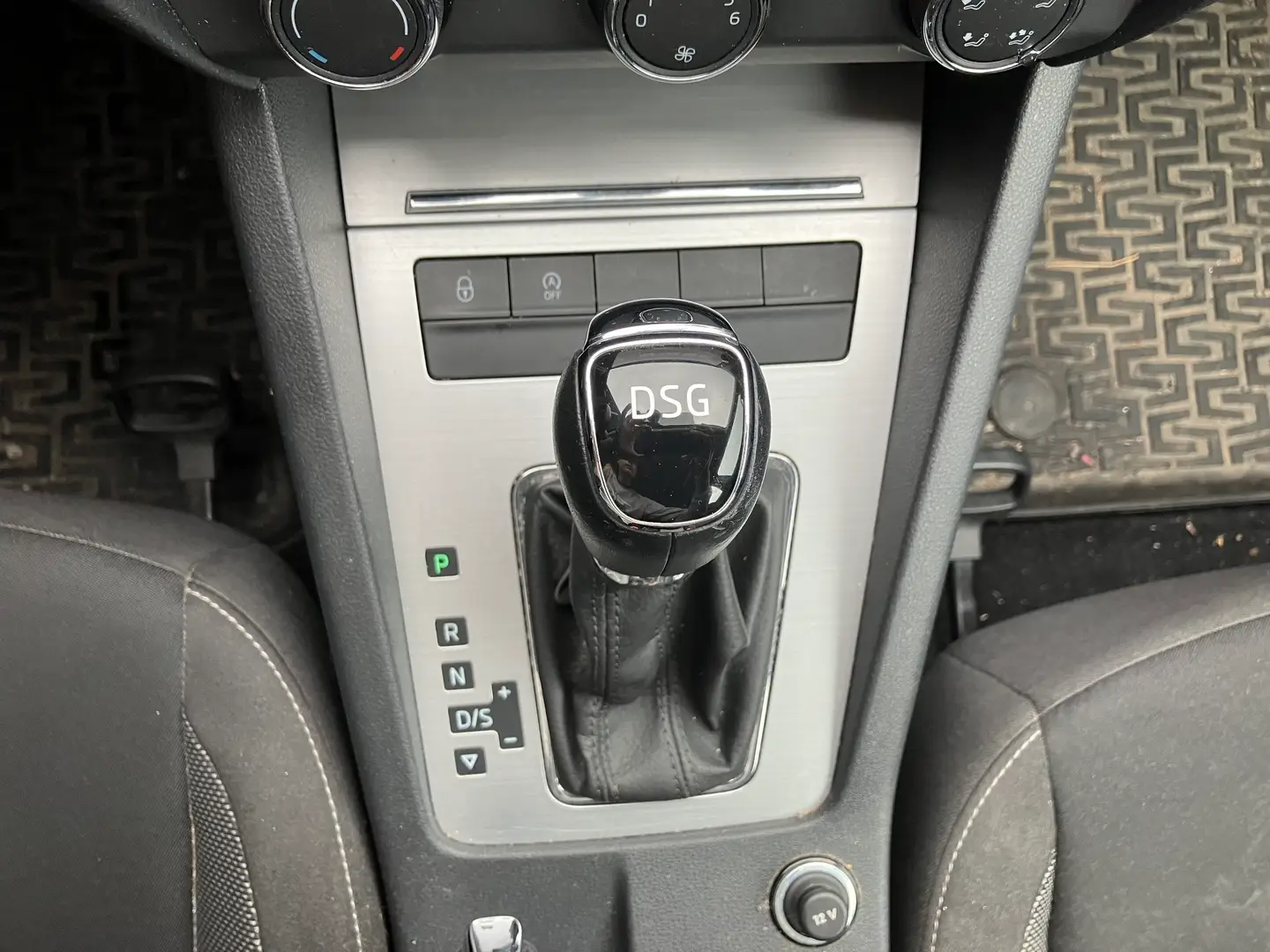 Car Image - 4IYAlPh2Bmz0a6QzDiIAz1