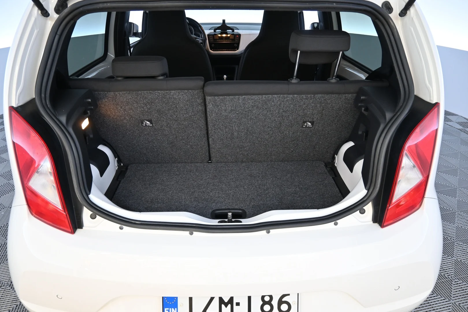 Car Image - 33gSiKYWe1SDzsVGjoF13u