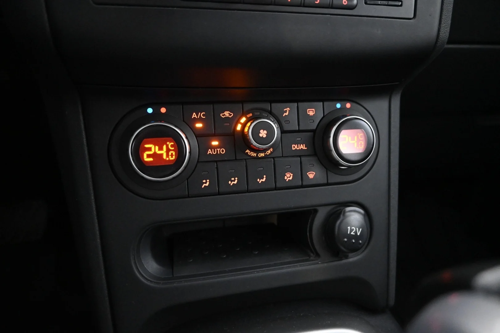 Car Image - 17wj03fBq59DSC4THrWWfd