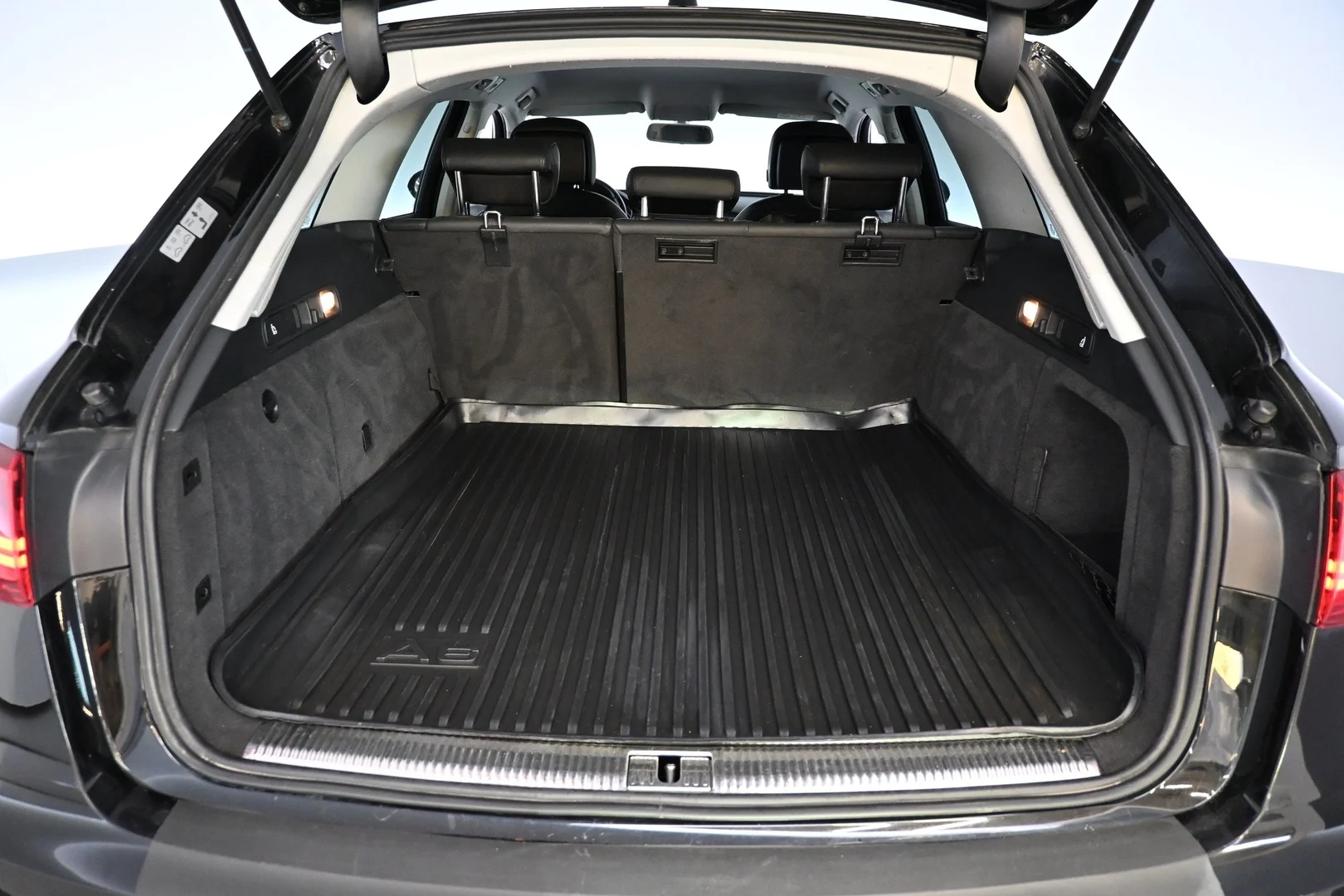 Car Image - 4diISf0L81PBO1rzYW2tr8