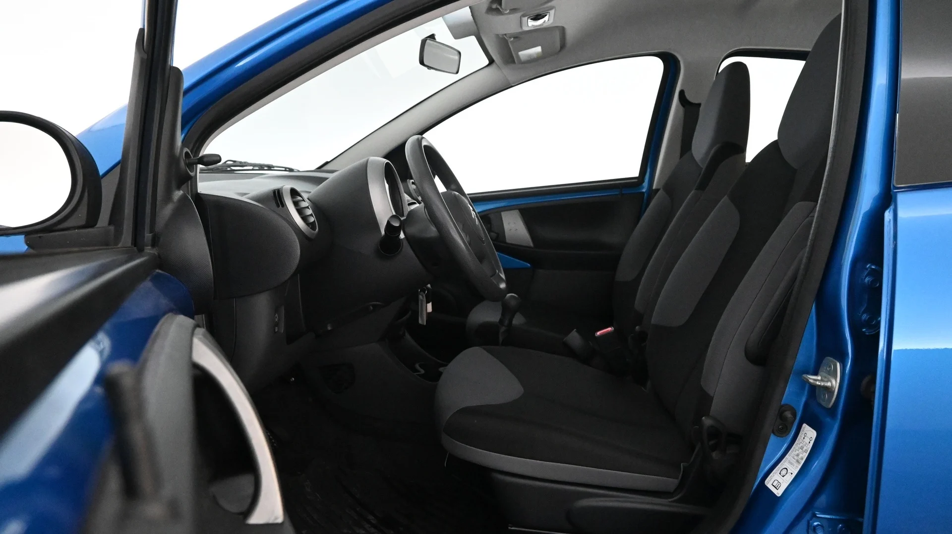 Car Image - 3Os20VIJgbL0ULsdQOJFaD