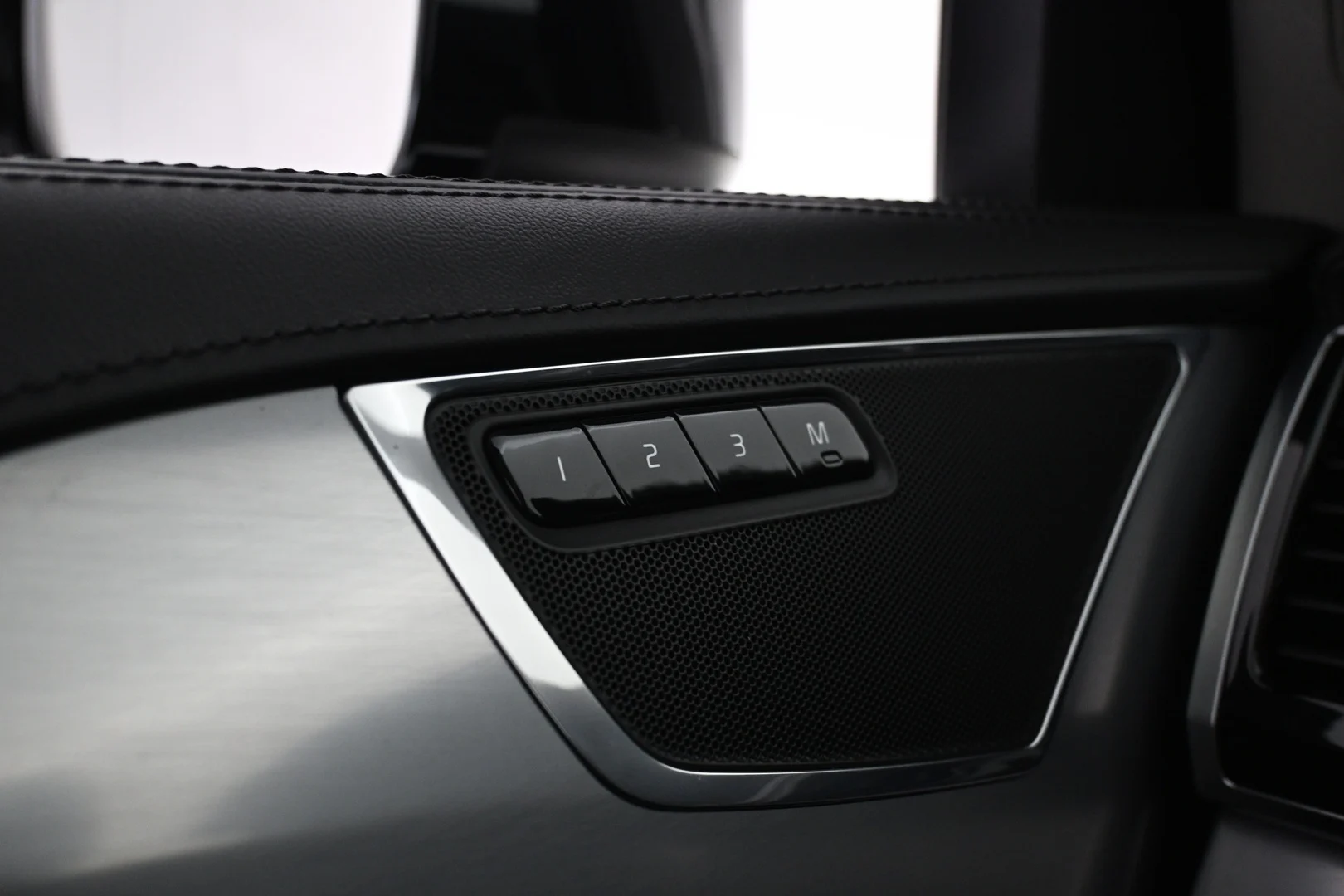 Car Image - 4cBI5dg0iqDBJnJIv8VMpw