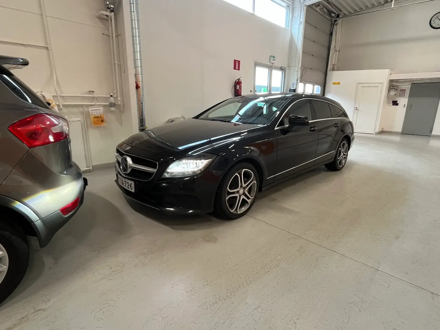 Car Image - Yn0nuaQfHtO13MpAuOS9P