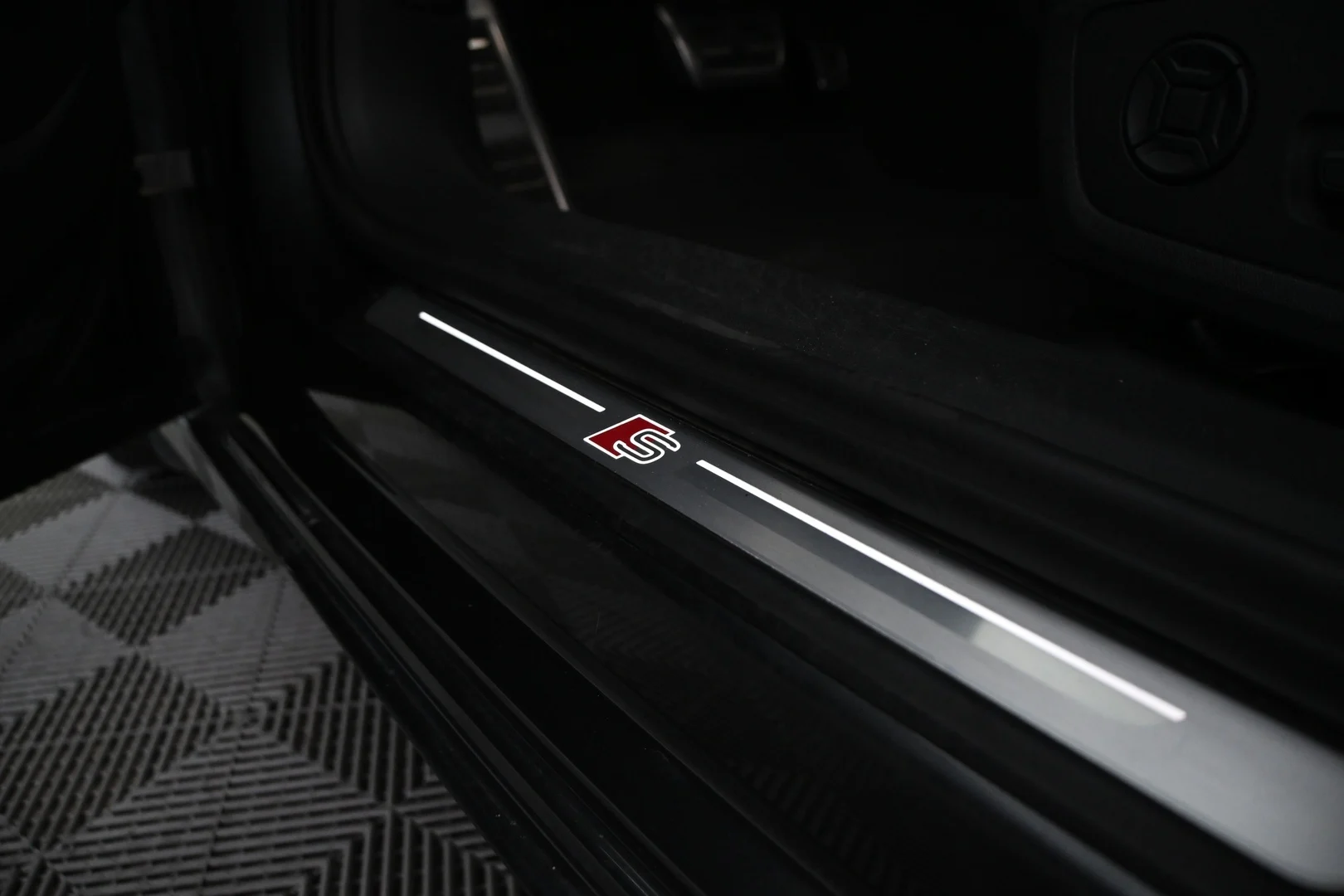 Car Image - 6IKm2cX4jybm5u0HHEFy8t