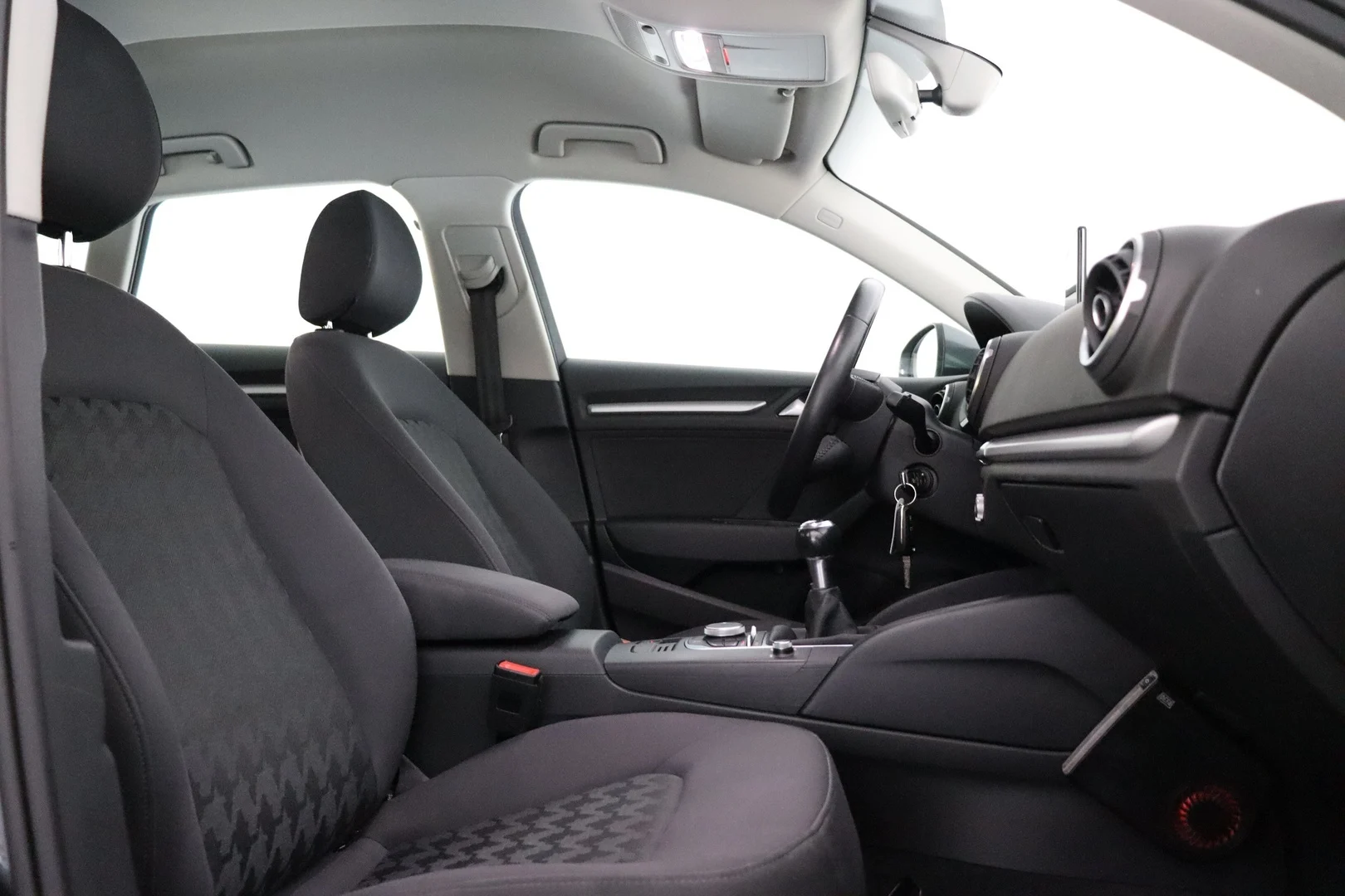 Car Image - 7m4sEBsUTzsYGwVIrvwoSe