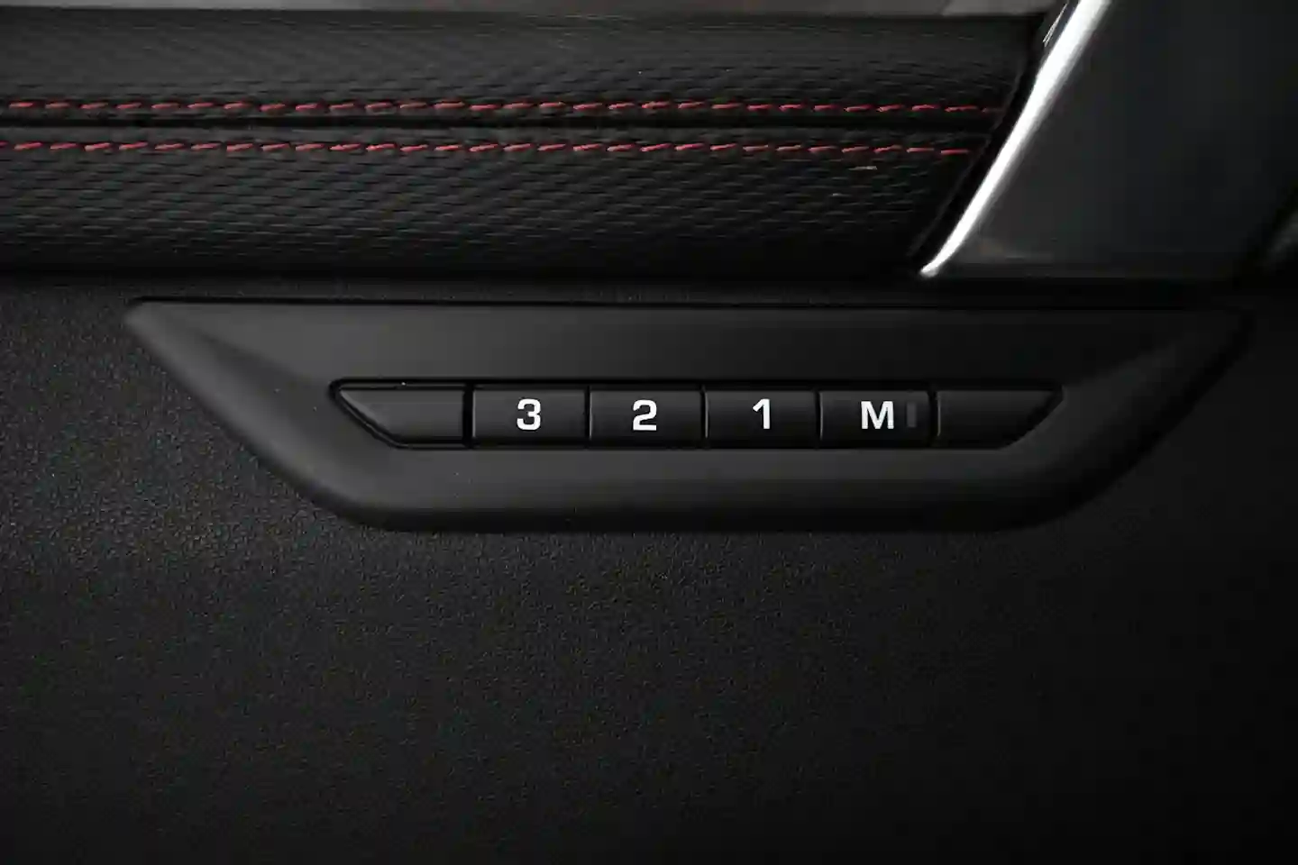 Car Image - 1HHY7jb22lndT181N4YQOY