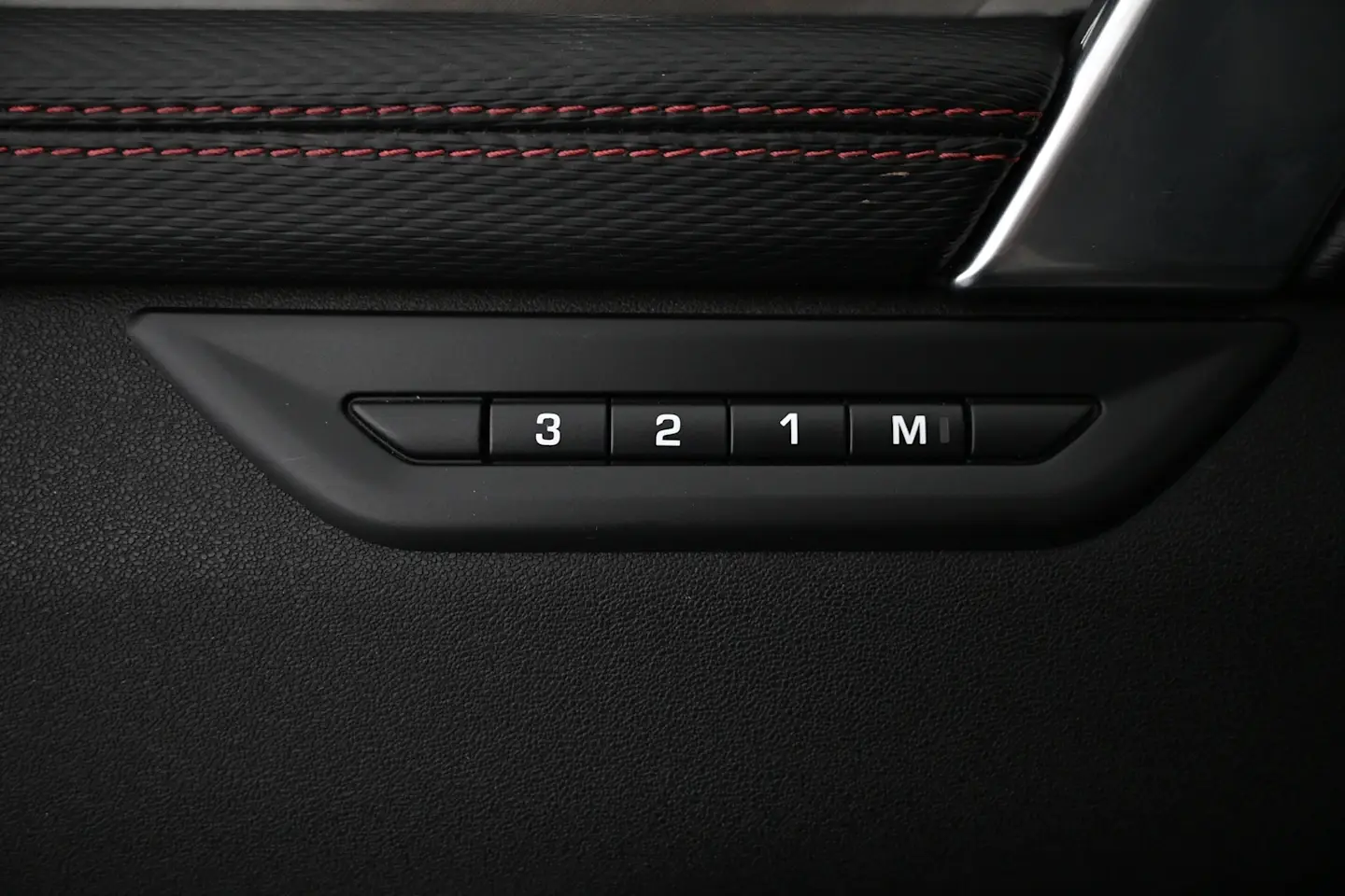 Car Image - 1HHY7jb22lndT181N4YQOY