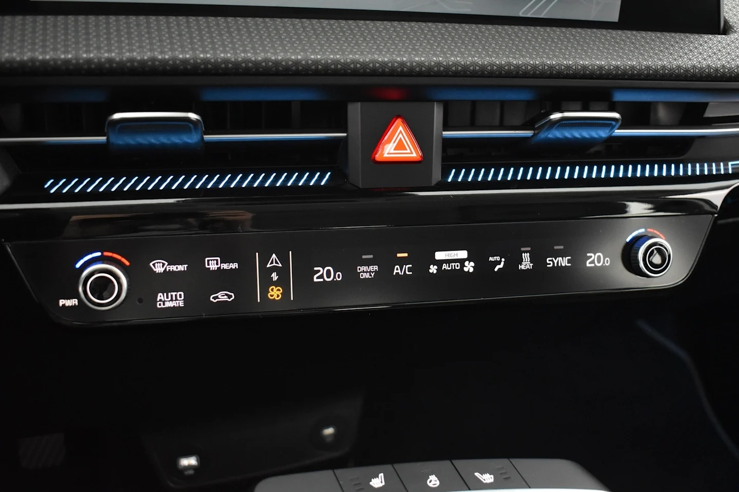 Car Image - 2VW3aPDBCmZc1B8tns5rHx