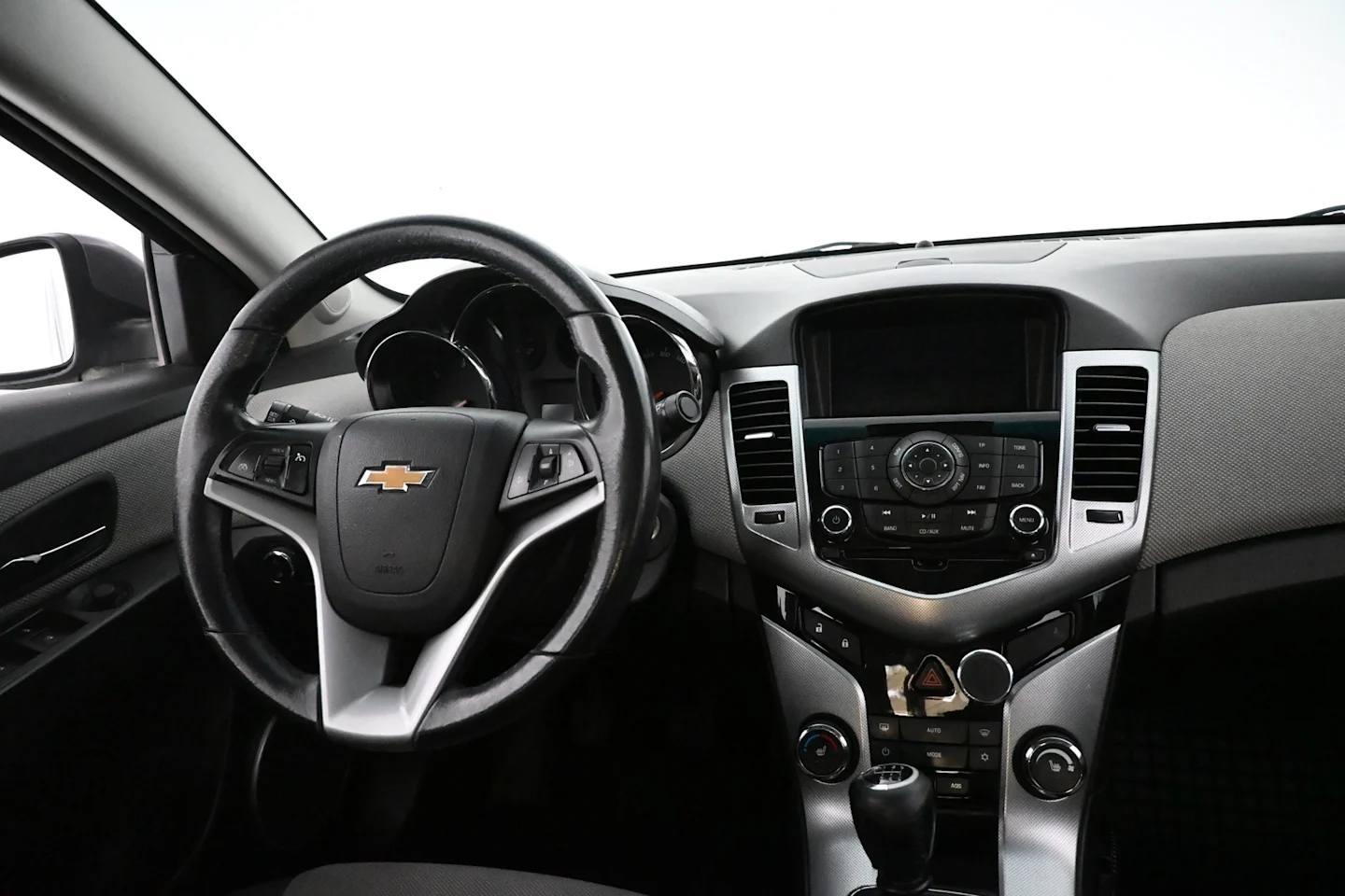 Car Image - 3k28J2OsPhugaIrLWHSPil